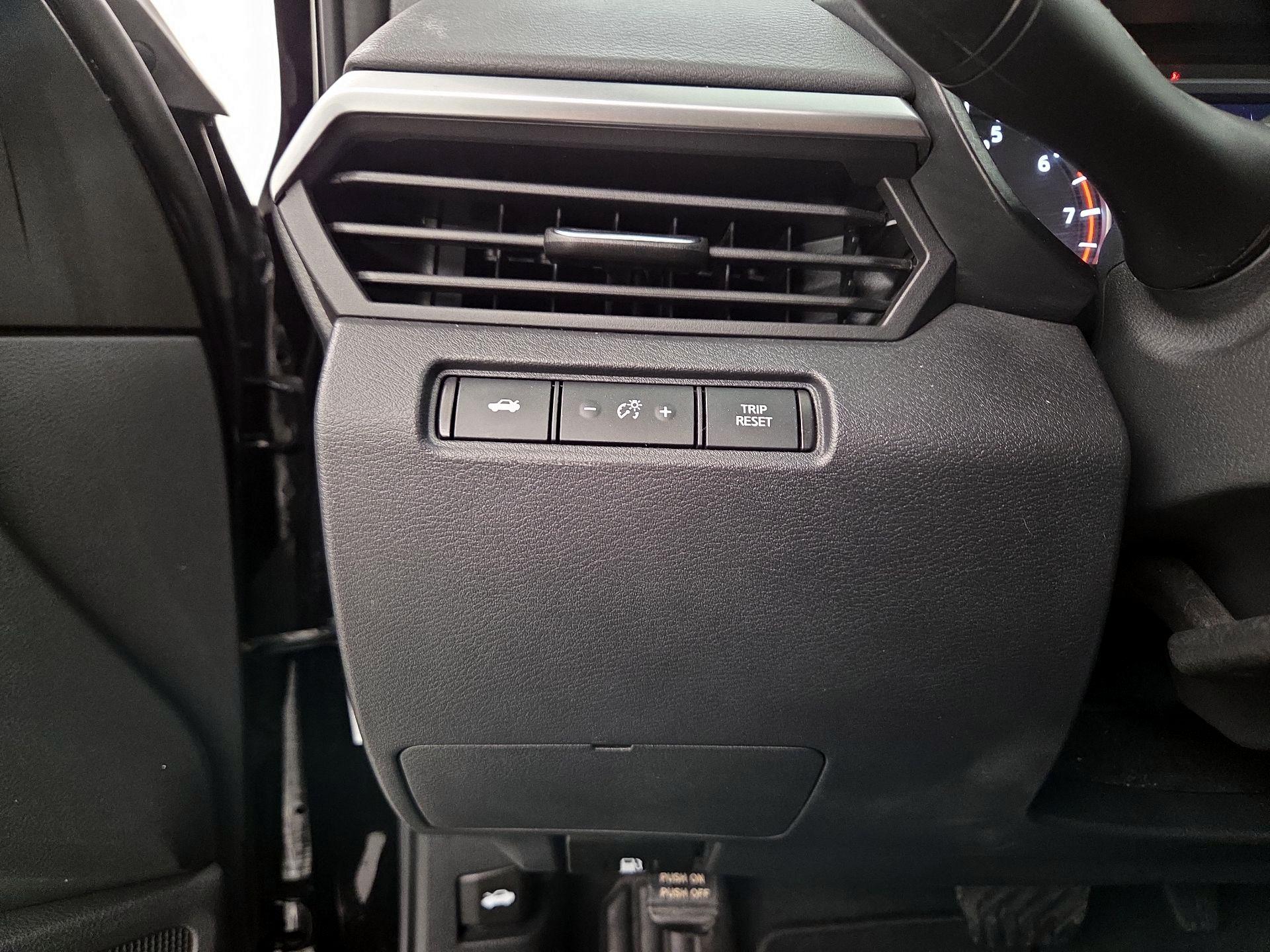 Thumbnail: 2021 Nissan Altima - 13