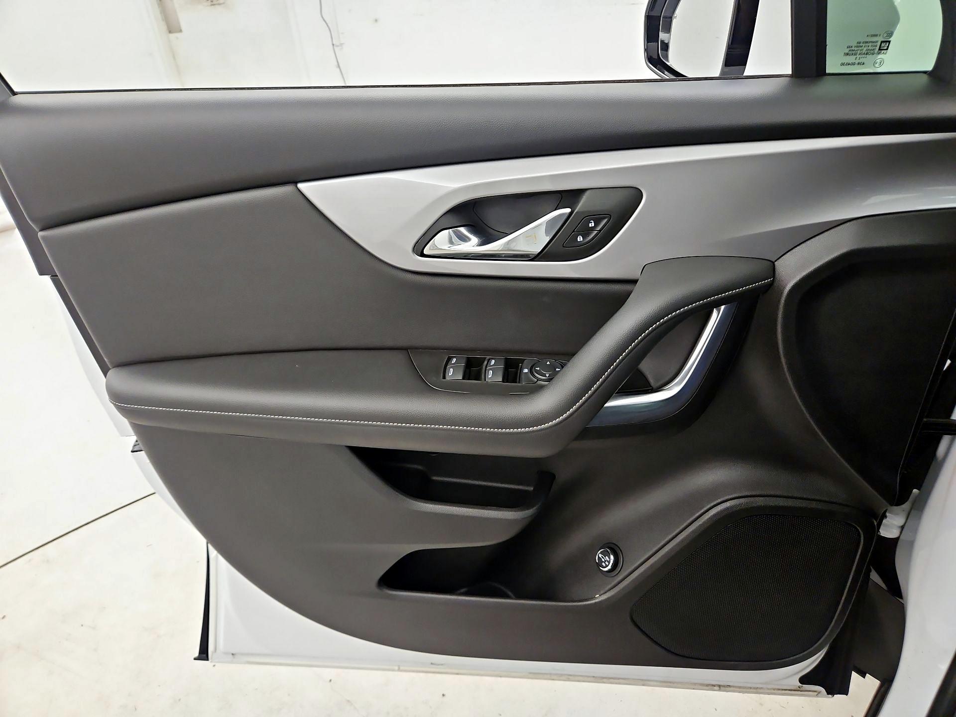 Thumbnail: 2023 Chevrolet Blazer - 12