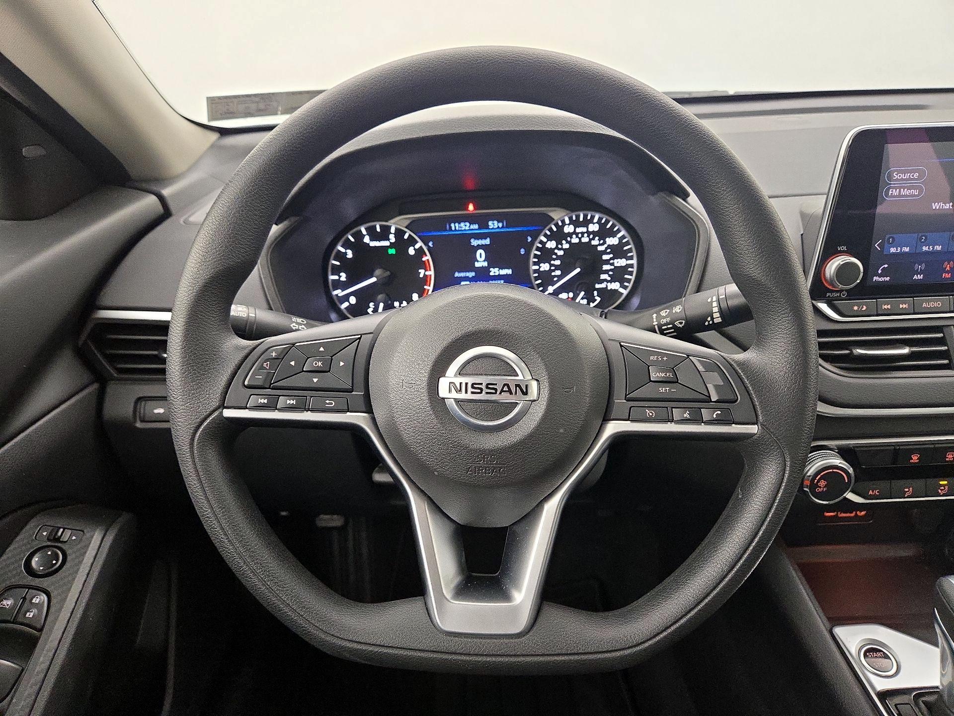 Thumbnail: 2022 Nissan Altima - 10