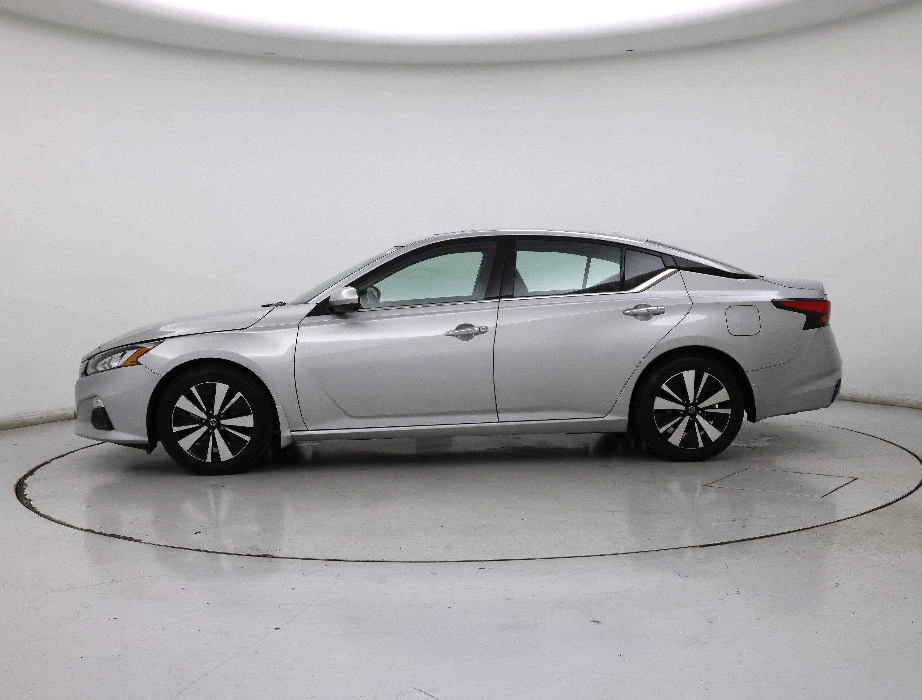 Thumbnail: 2022 Nissan Altima - 3