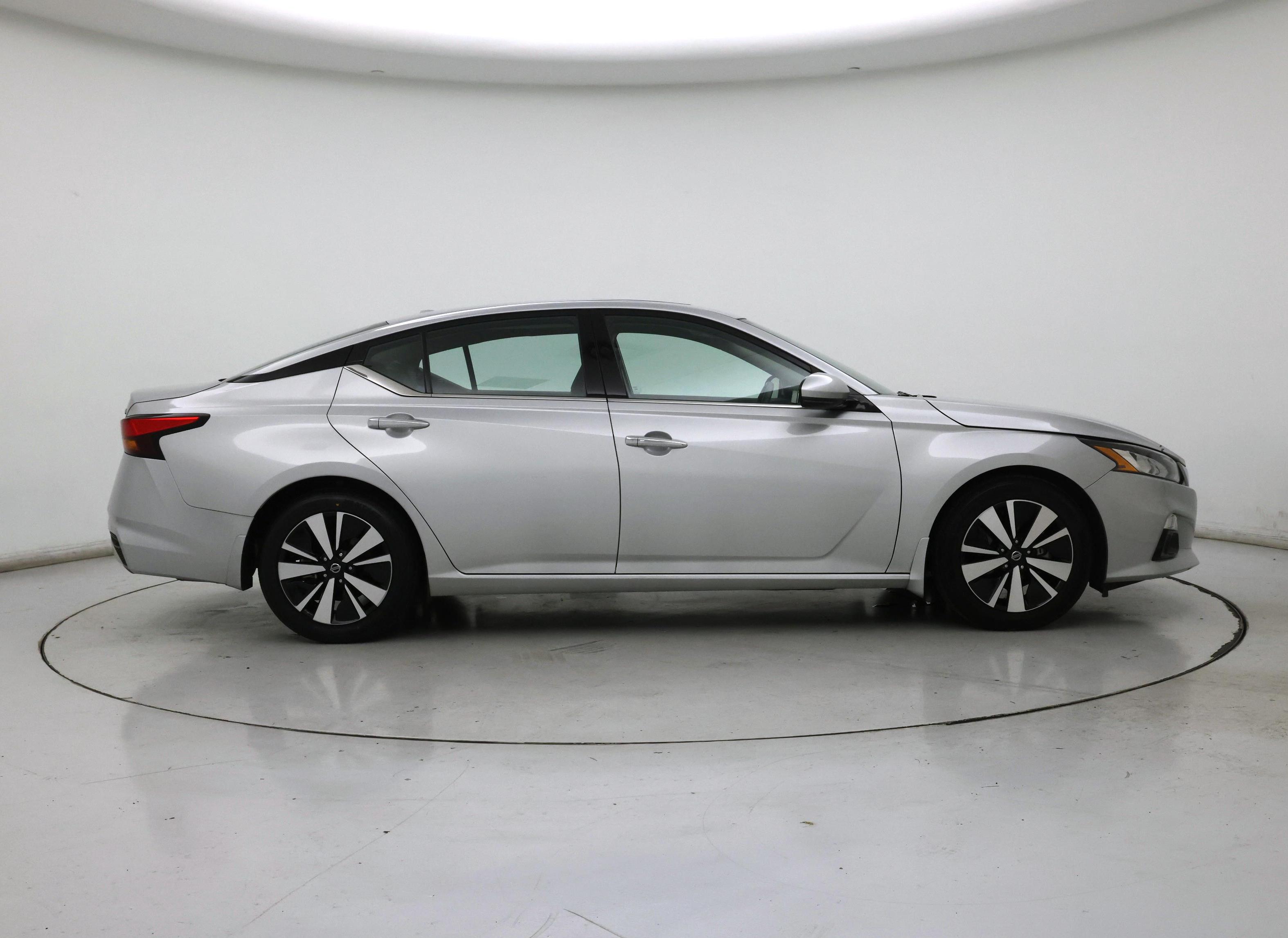 Thumbnail: 2022 Nissan Altima - 7