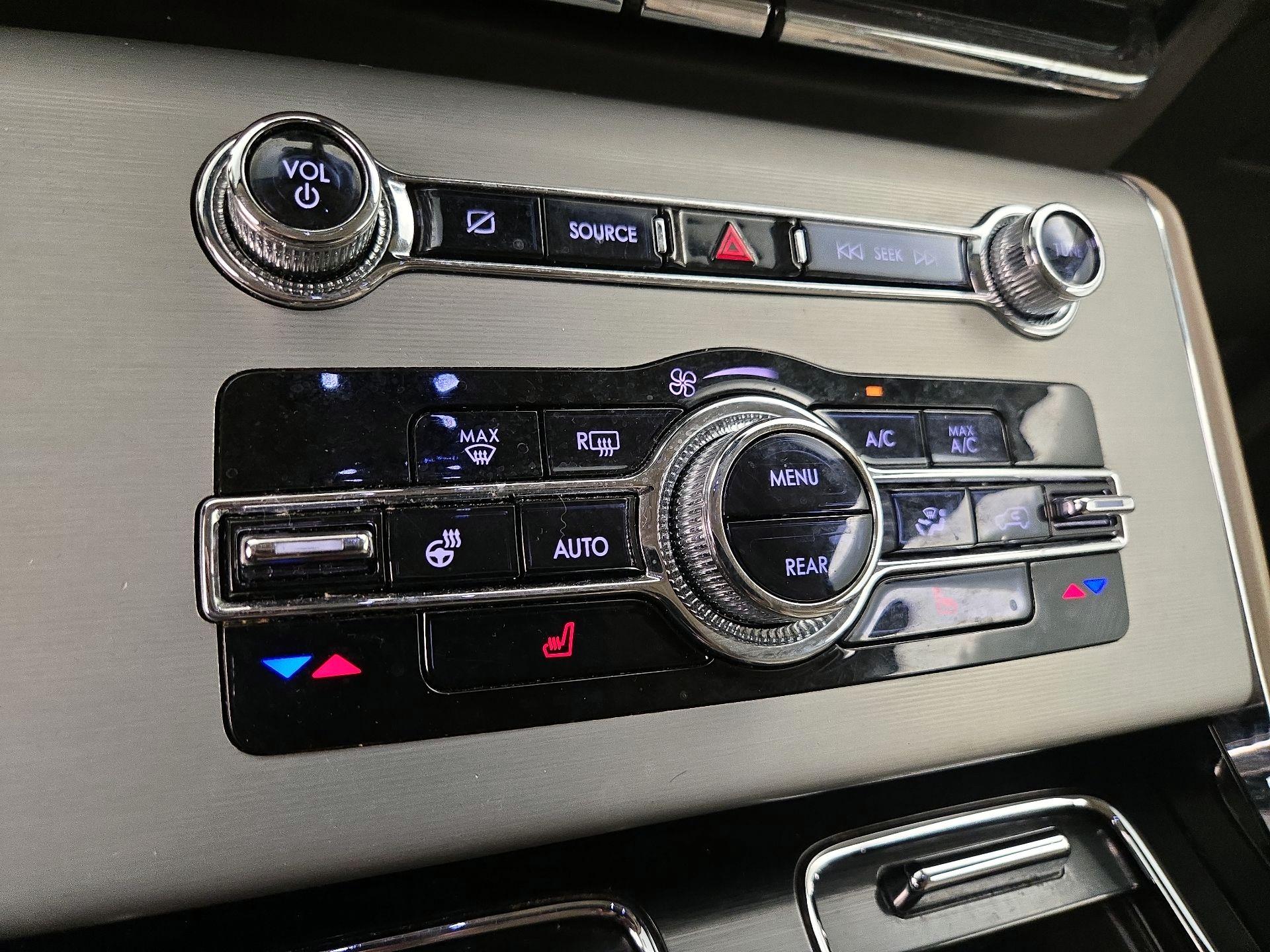 Thumbnail: 2022 Lincoln Aviator - 17