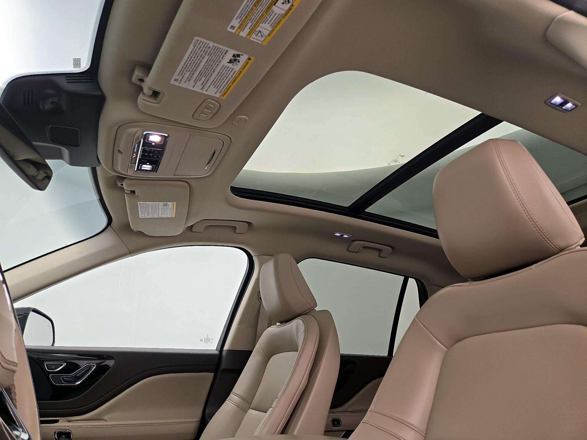 Thumbnail: 2022 Lincoln Aviator - 20