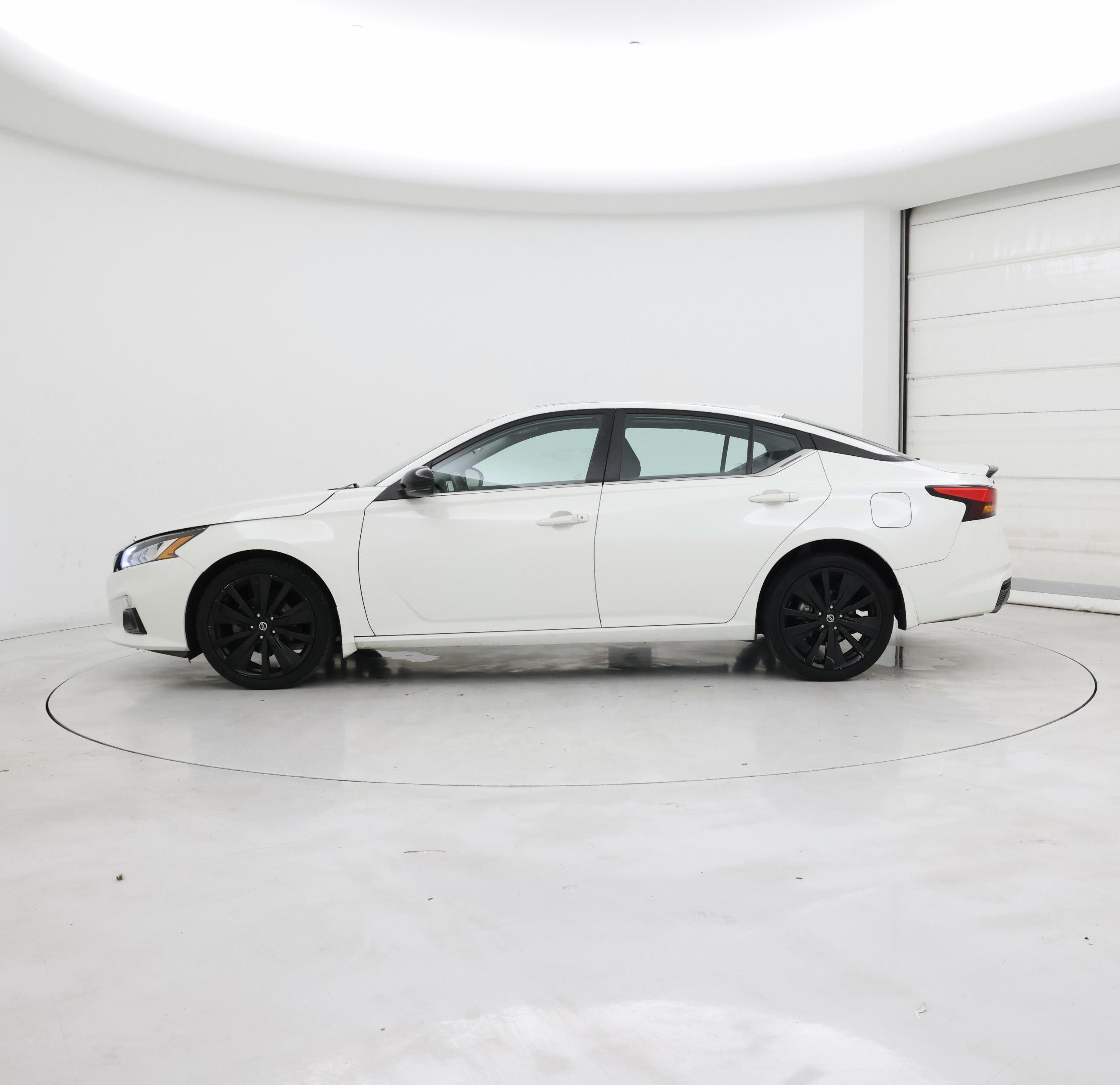 Thumbnail: 2022 Nissan Altima - 3