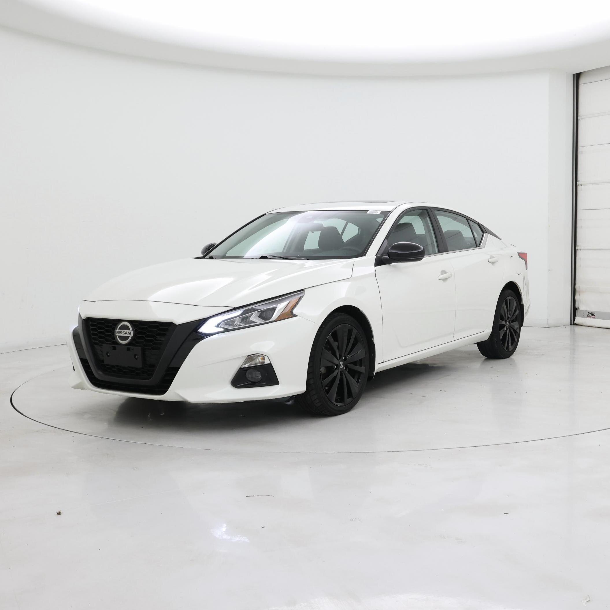 Thumbnail: 2022 Nissan Altima - 4