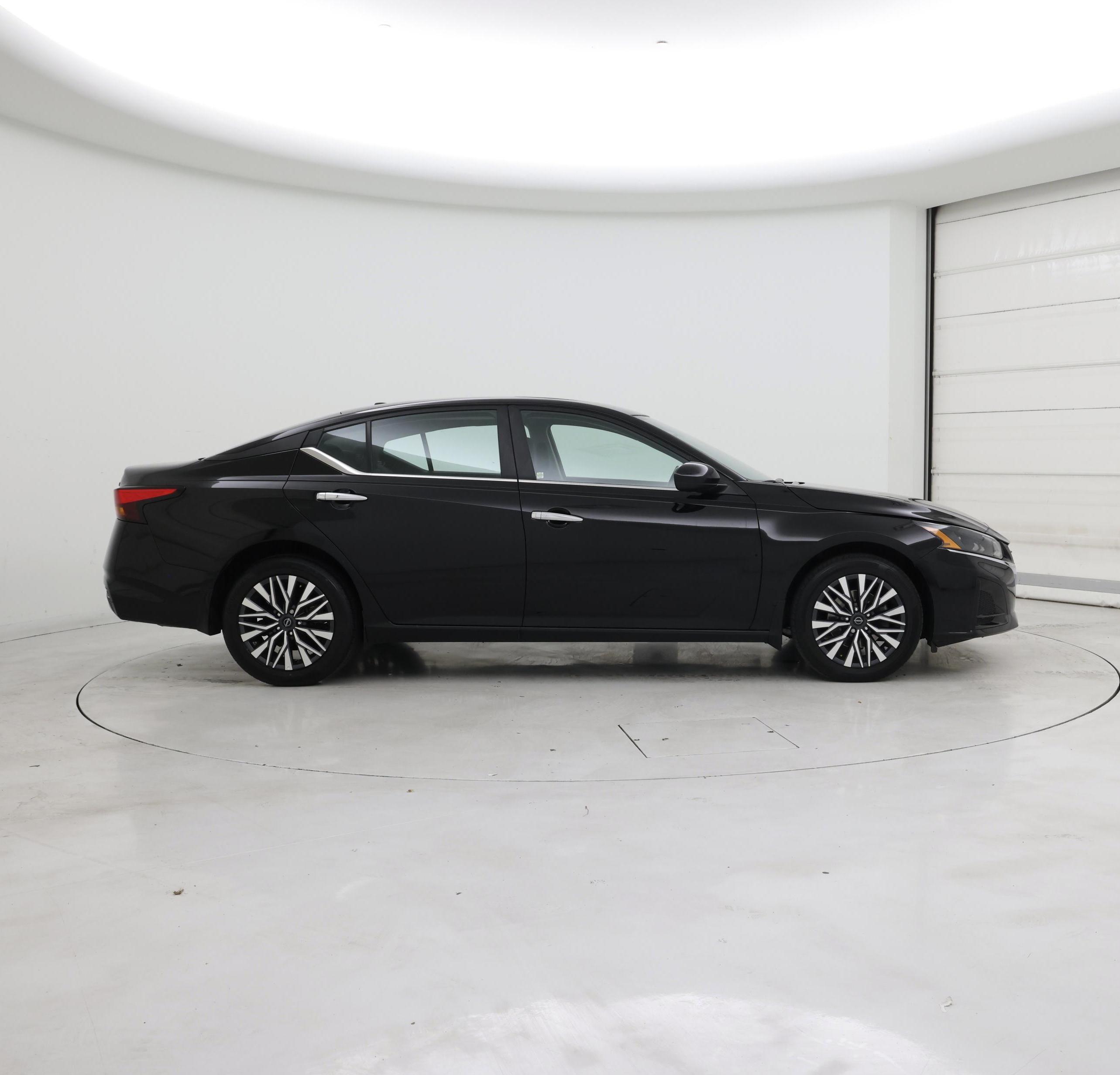 Thumbnail: 2023 Nissan Altima - 7