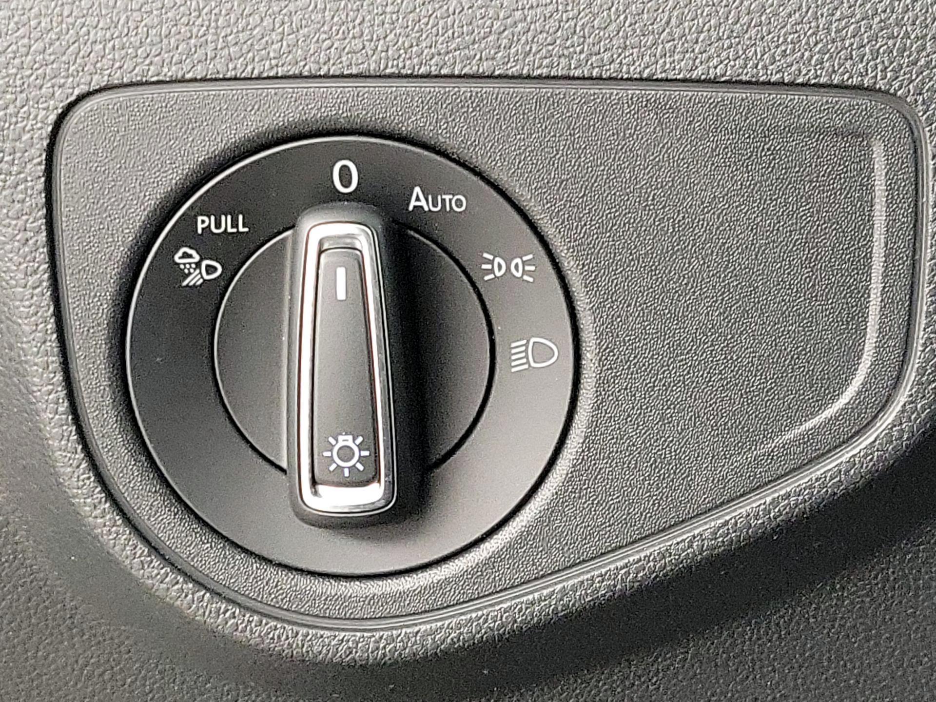 Thumbnail: 2022 Volkswagen Atlas - 13