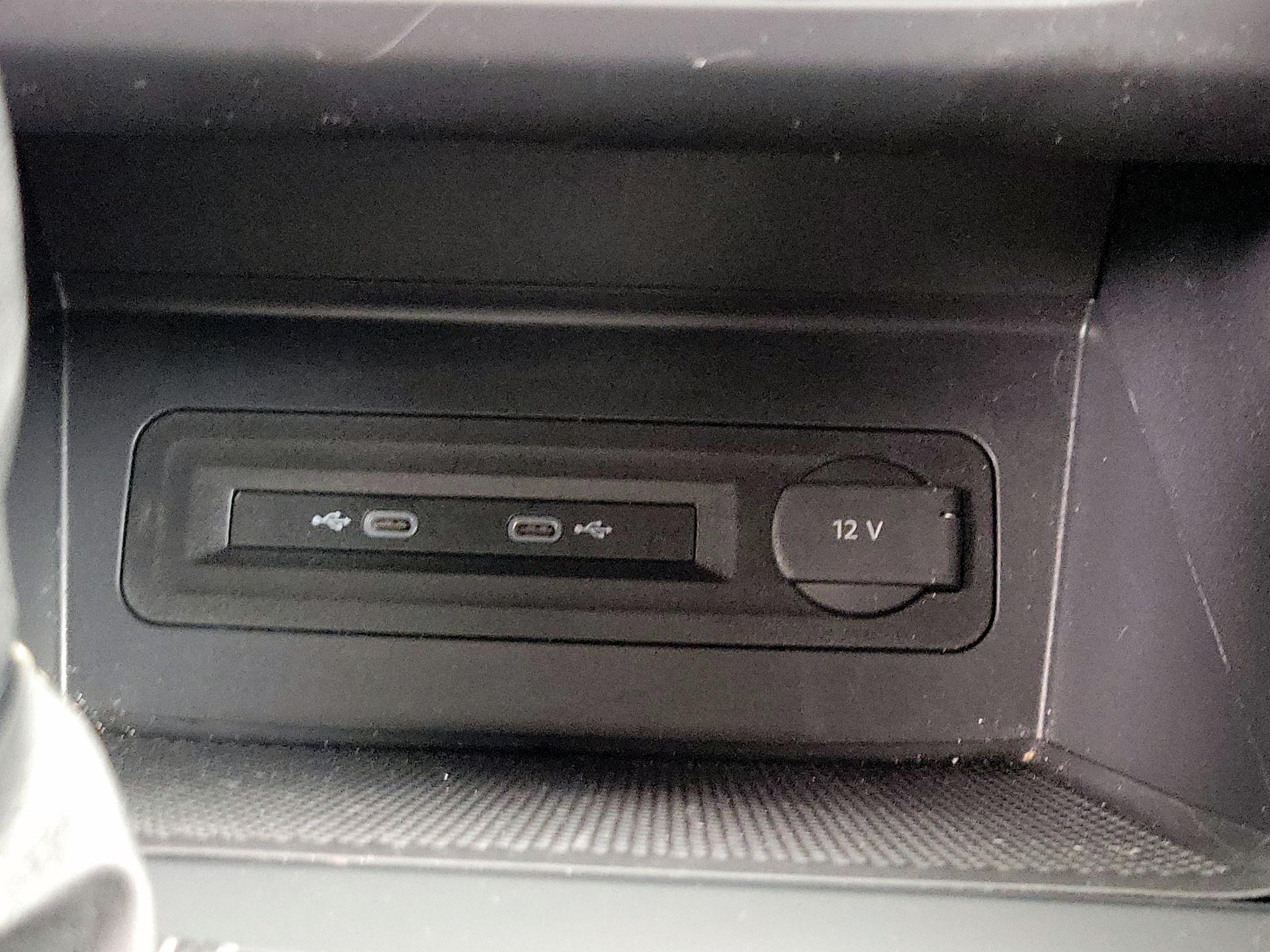 Thumbnail: 2022 Volkswagen Atlas - 17