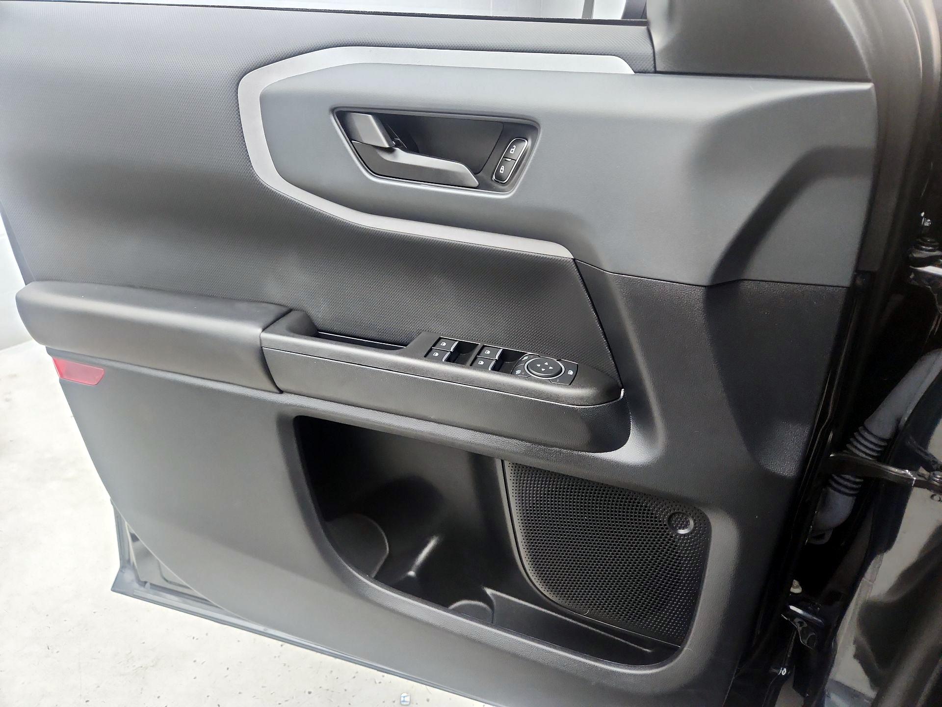 Thumbnail: 2022 Ford Bronco Sport - 12