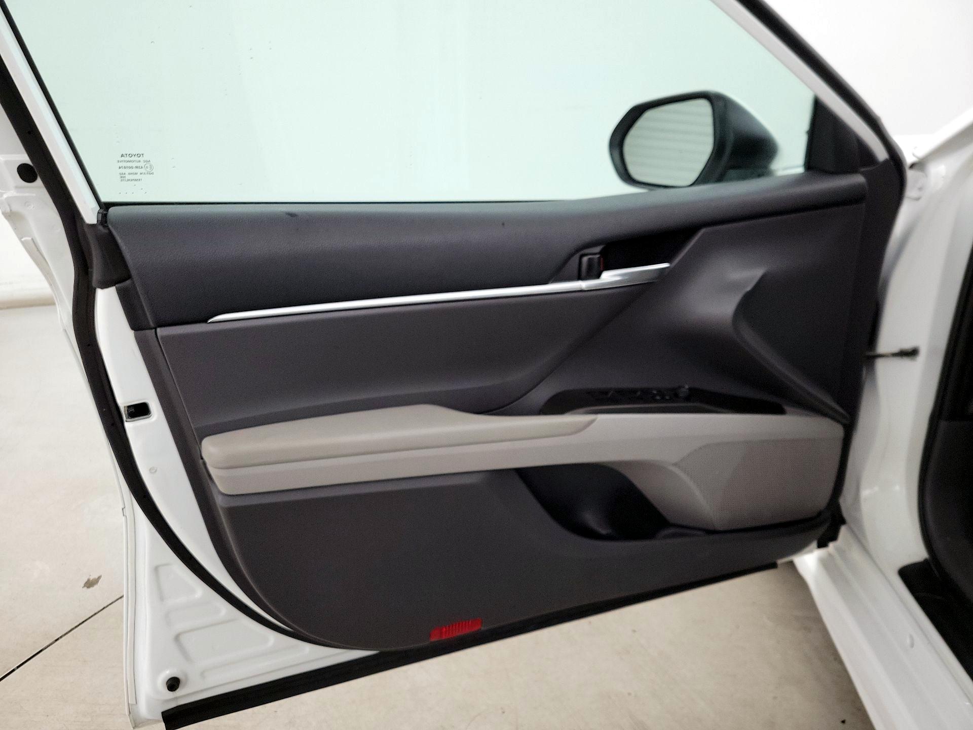 Thumbnail: 2022 Toyota Camry - 12