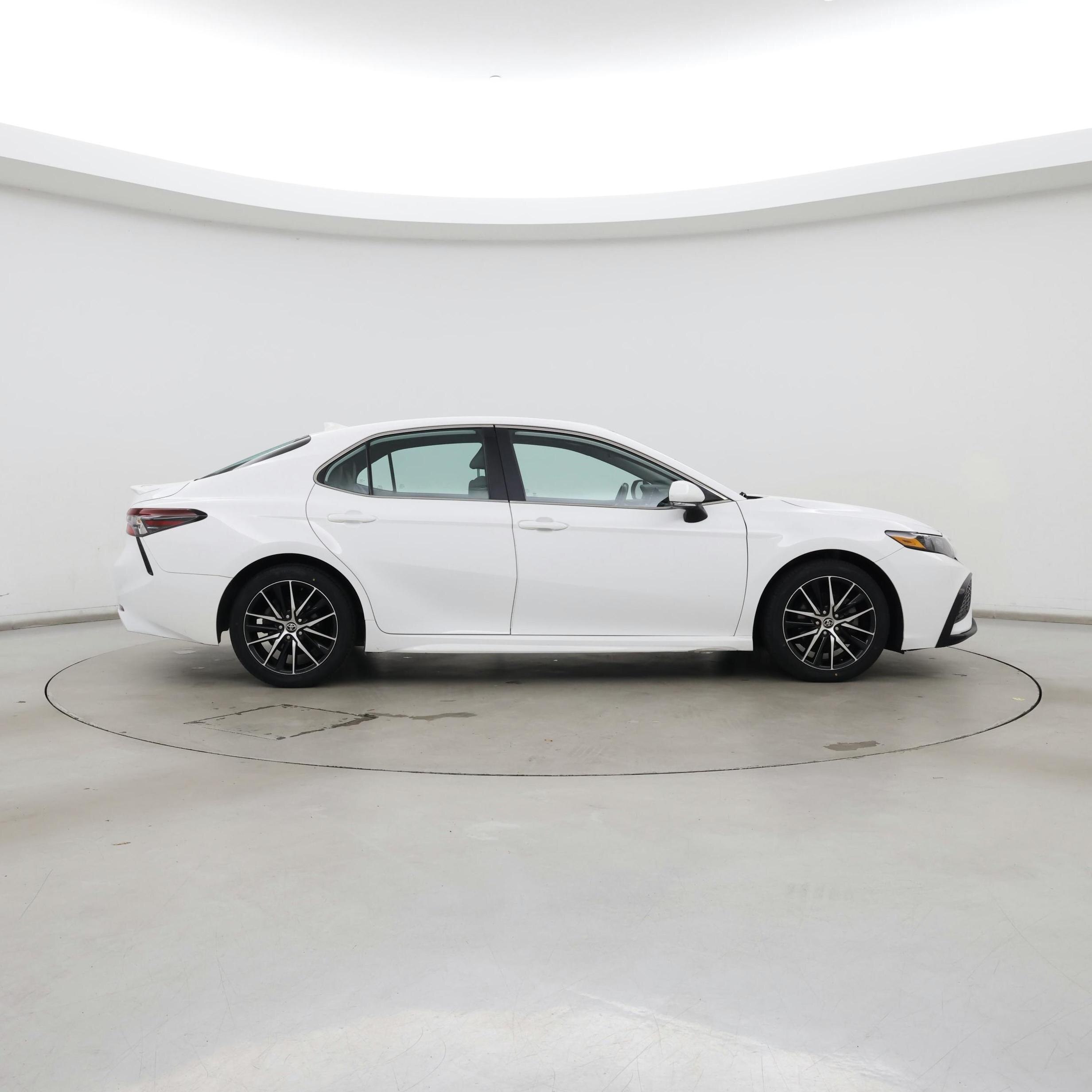 Thumbnail: 2022 Toyota Camry - 7