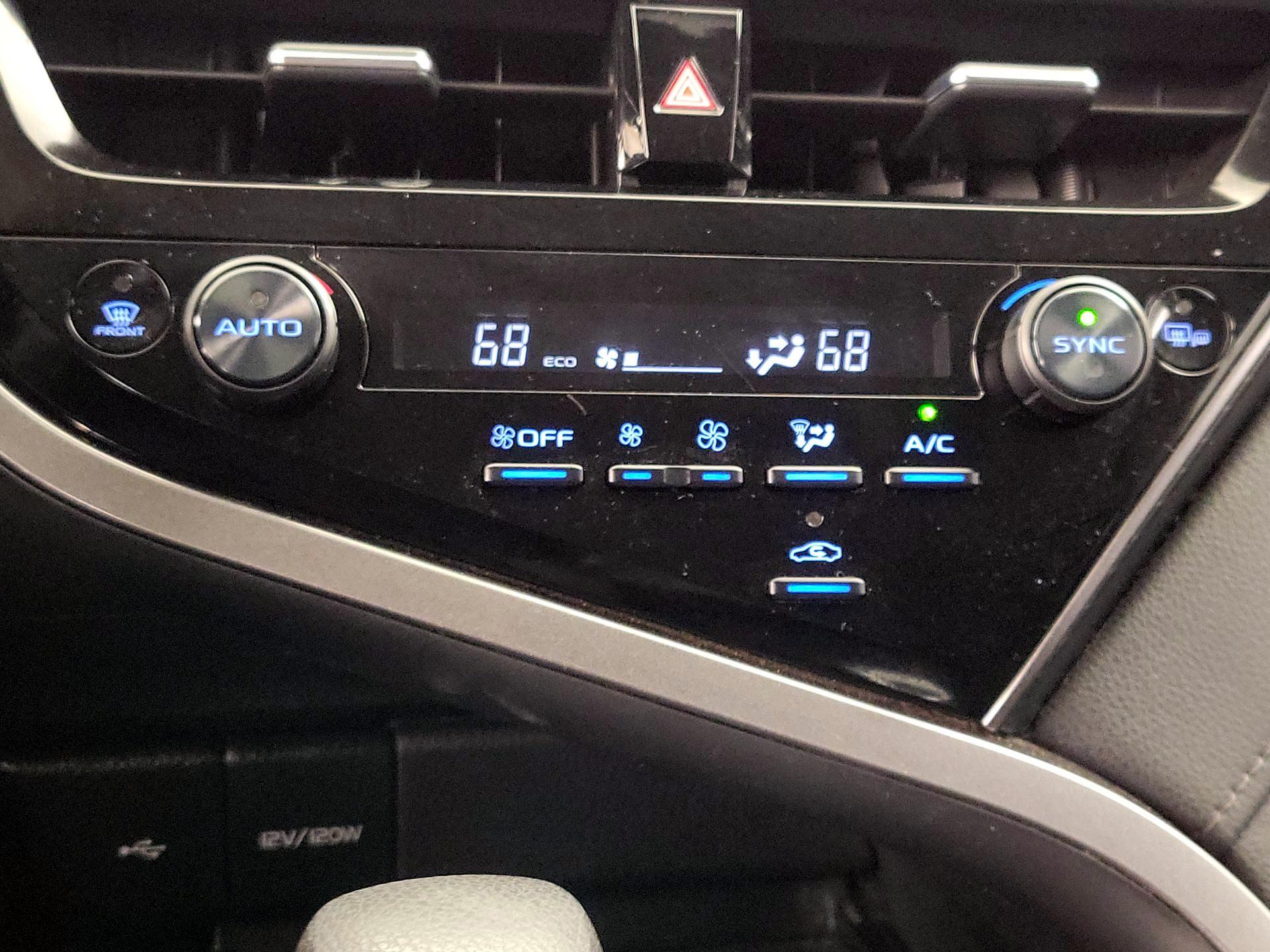 Thumbnail: 2022 Toyota Camry - 16