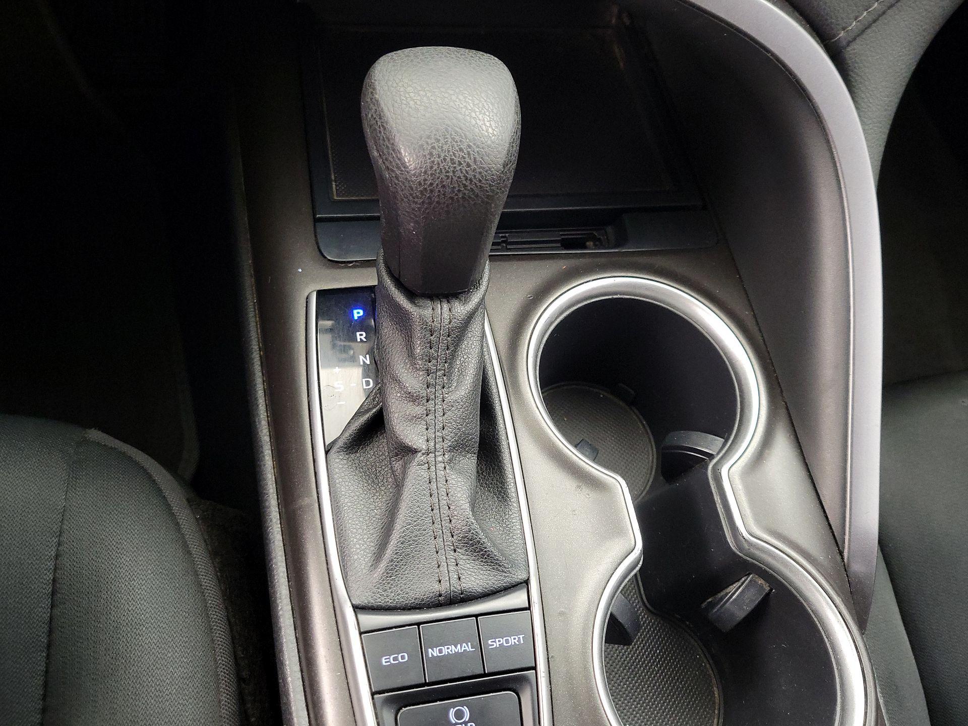 Thumbnail: 2022 Toyota Camry - 17