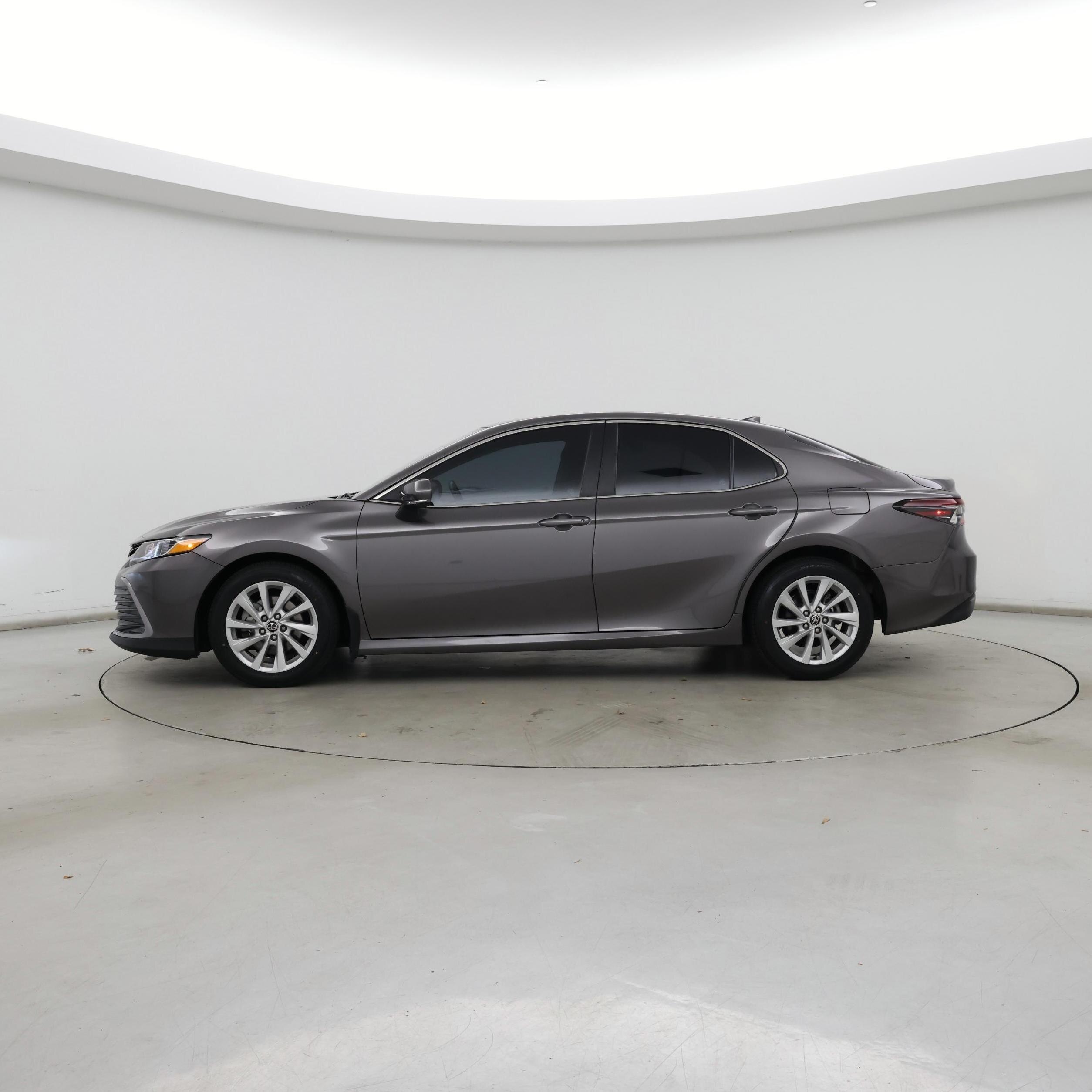 Thumbnail: 2022 Toyota Camry - 3