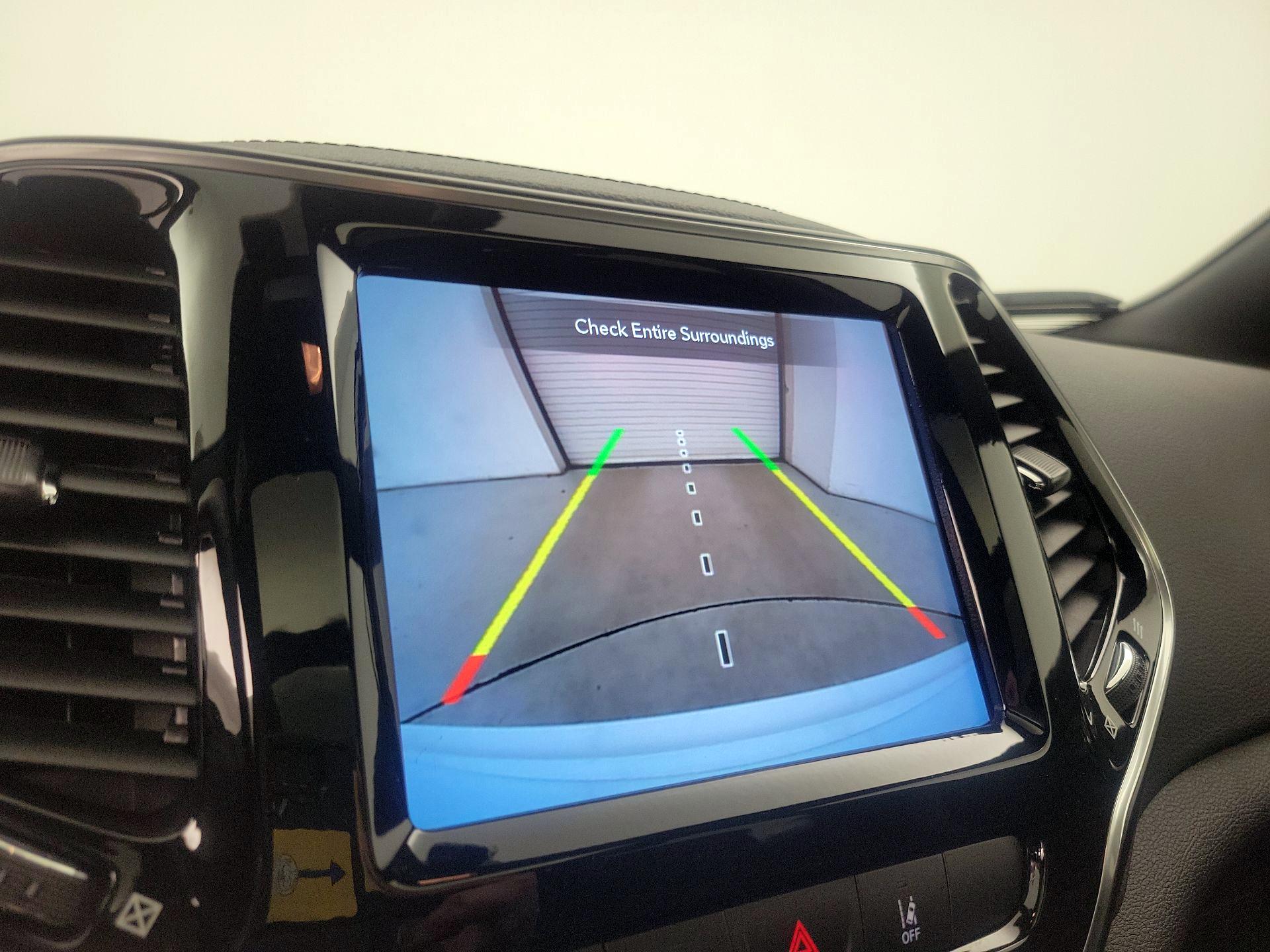 Thumbnail: 2021 Jeep Cherokee - 15