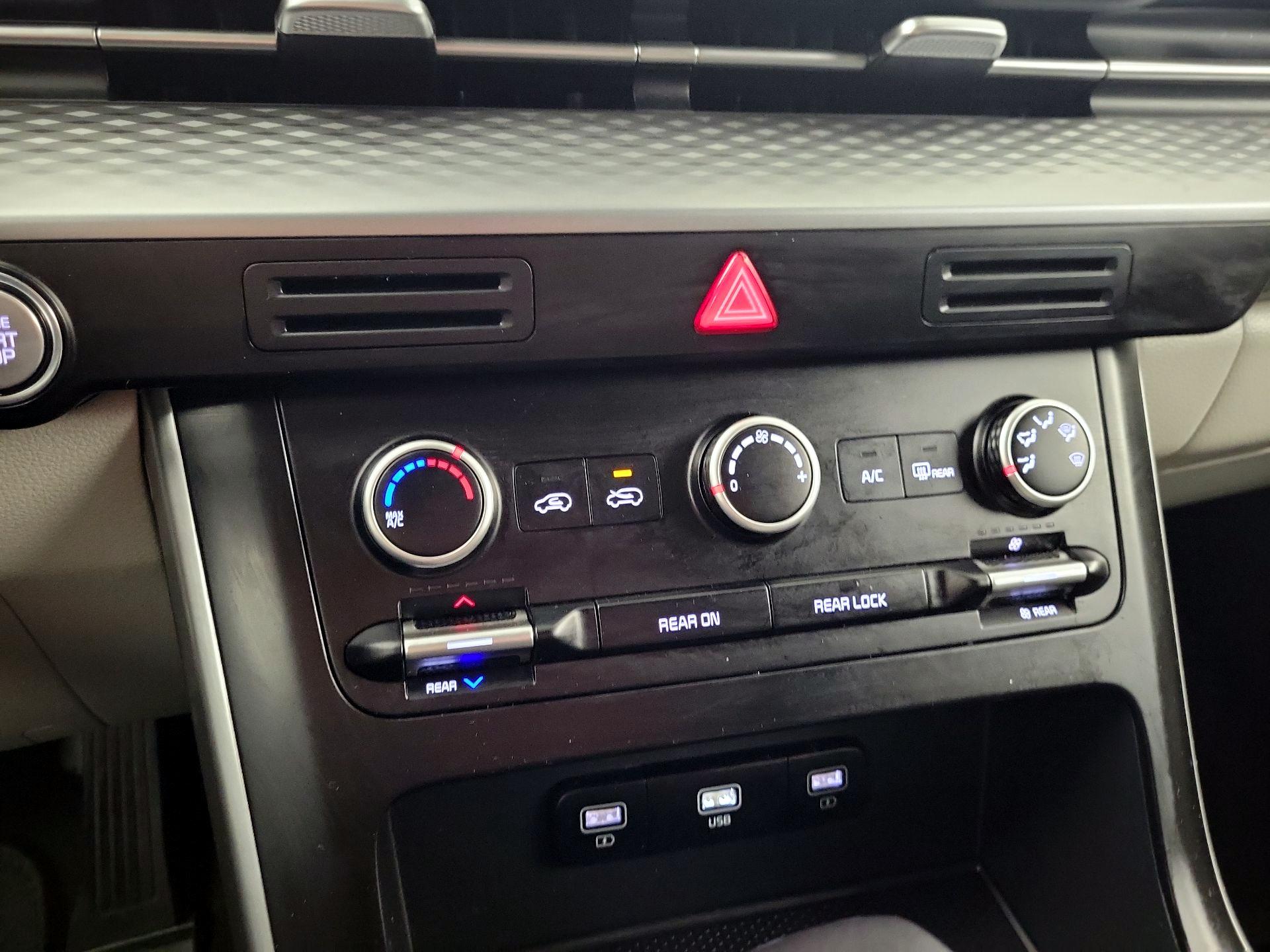 Thumbnail: 2023 Kia Carnival - 14