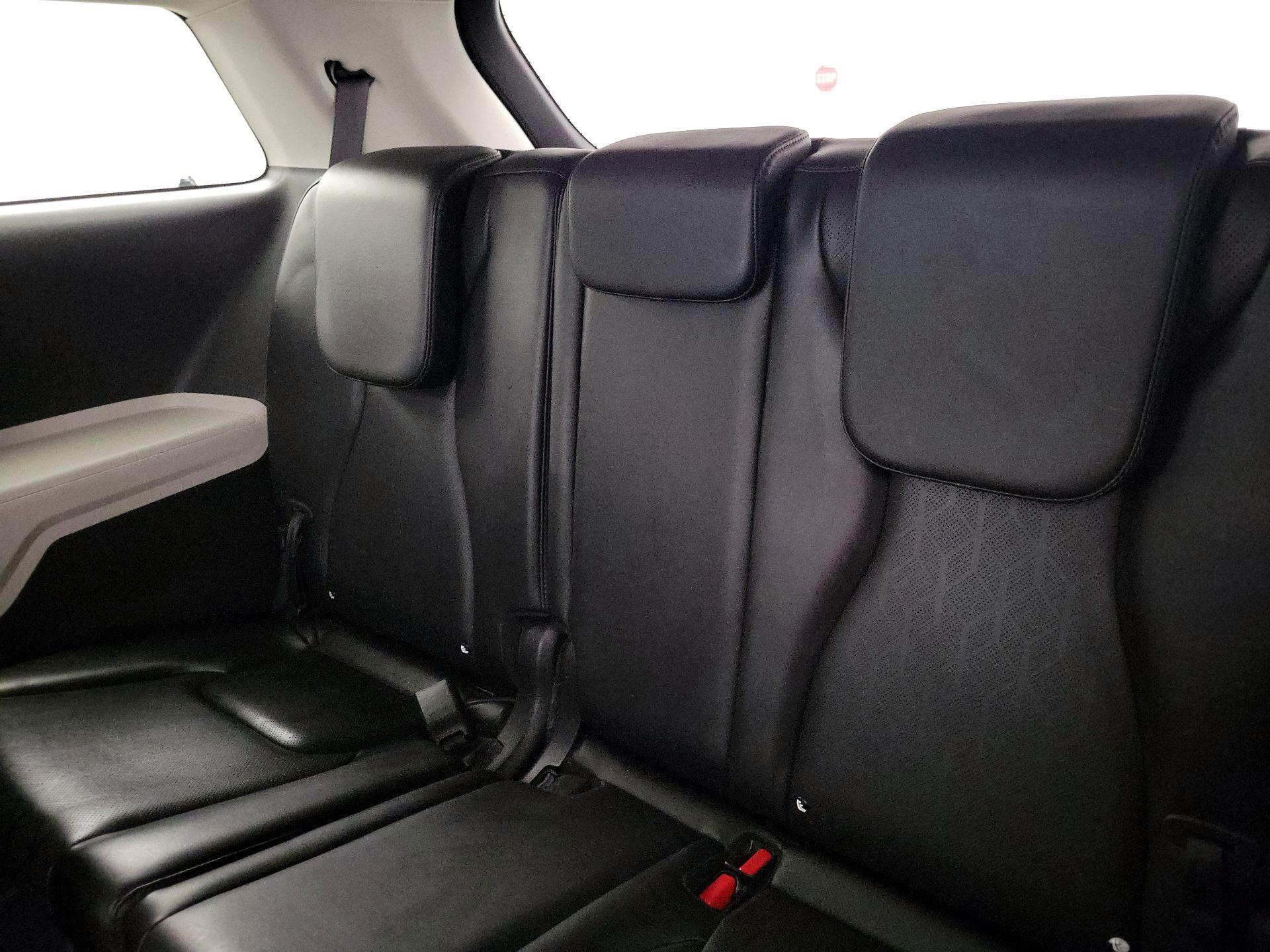 Thumbnail: 2023 Kia Carnival - 18