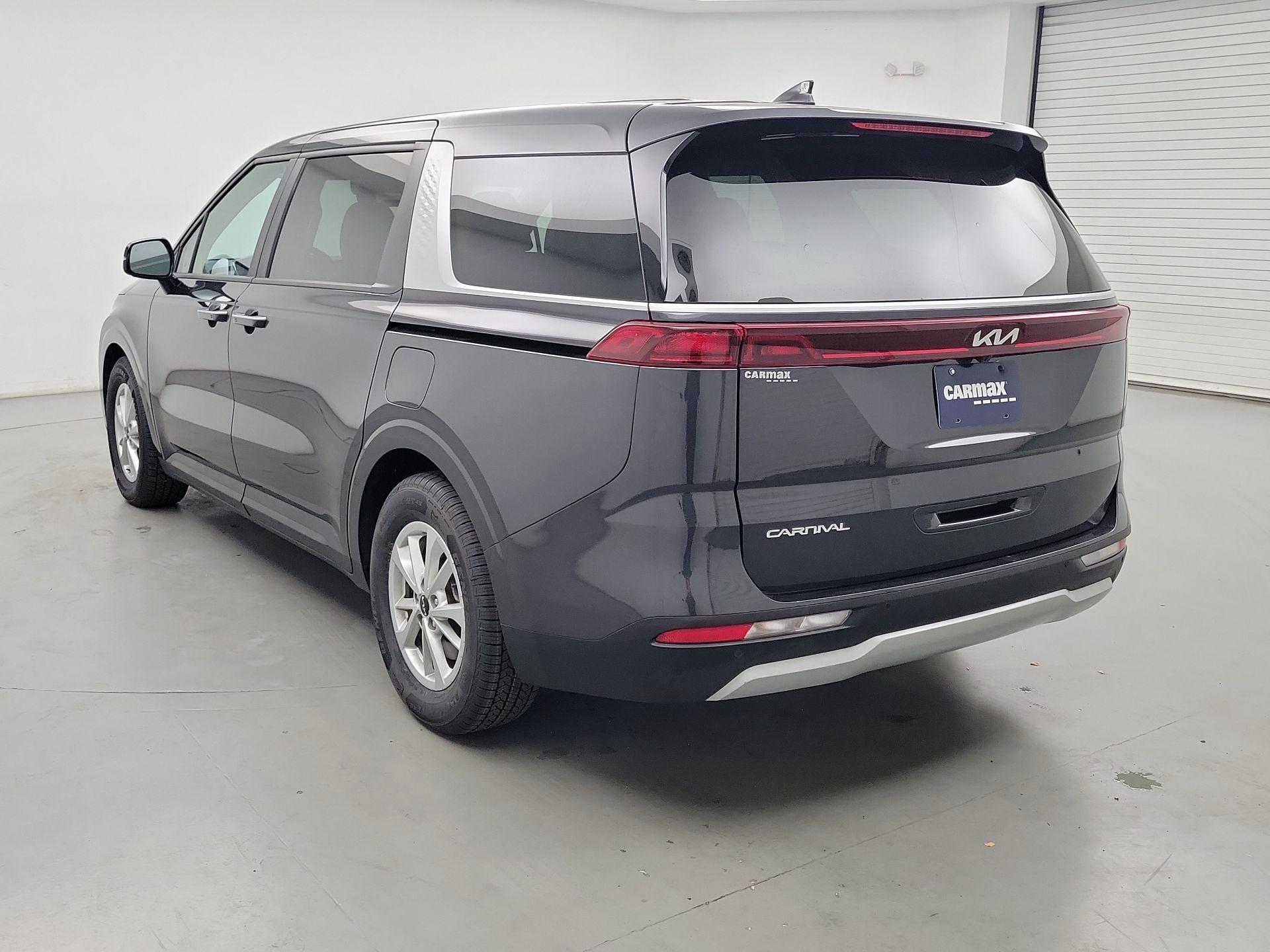Thumbnail: 2023 Kia Carnival - 7
