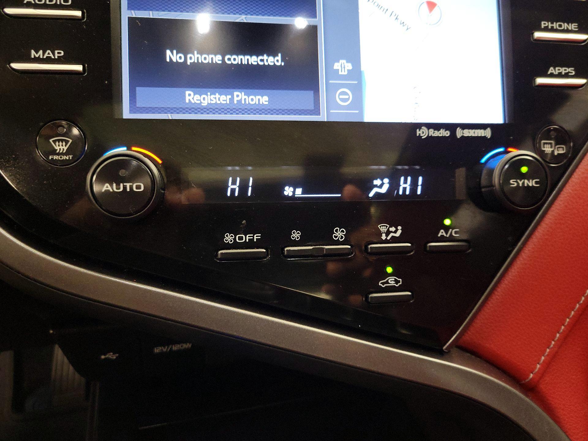 Thumbnail: 2020 Toyota Camry - 17