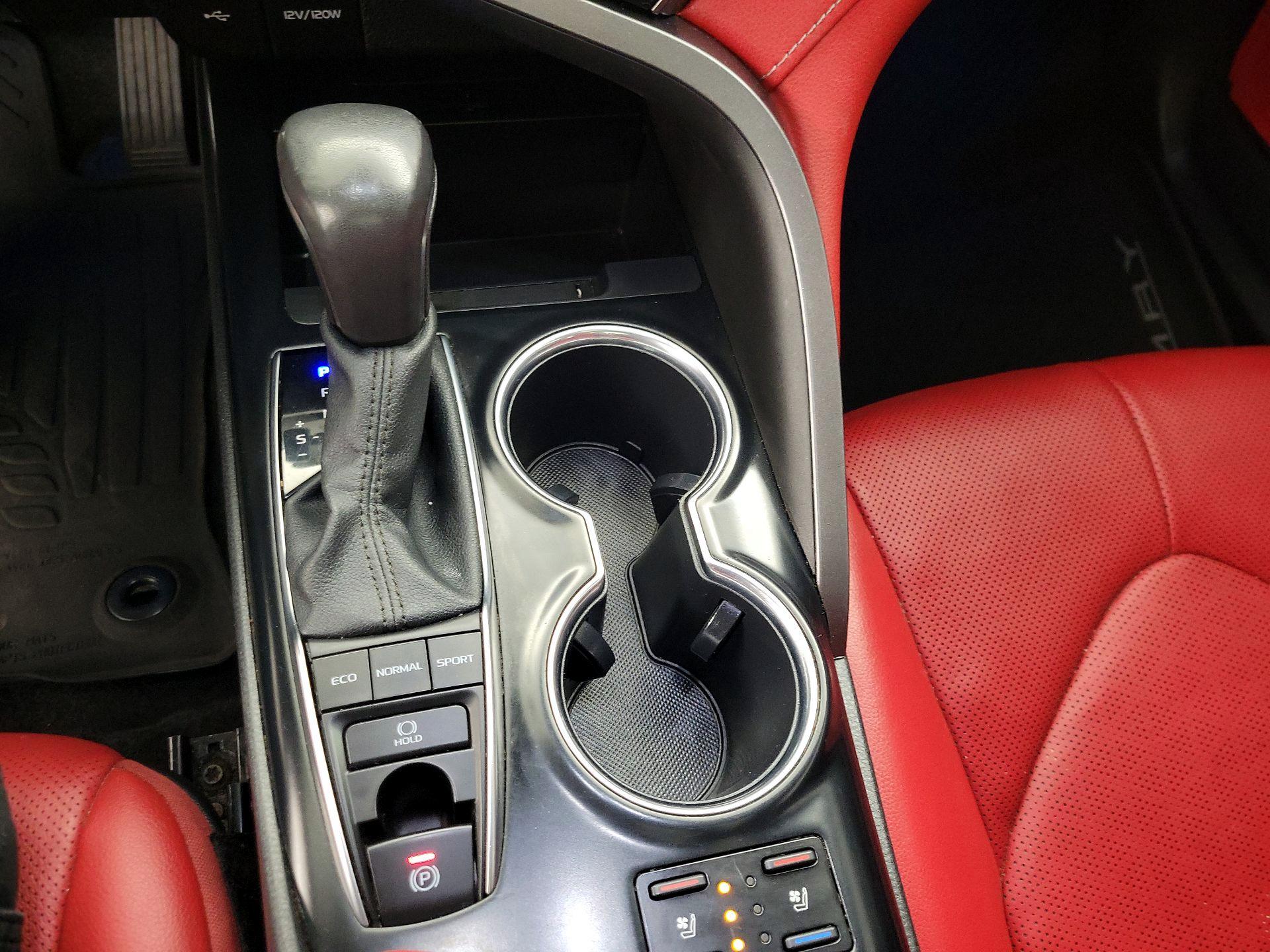 Thumbnail: 2020 Toyota Camry - 18