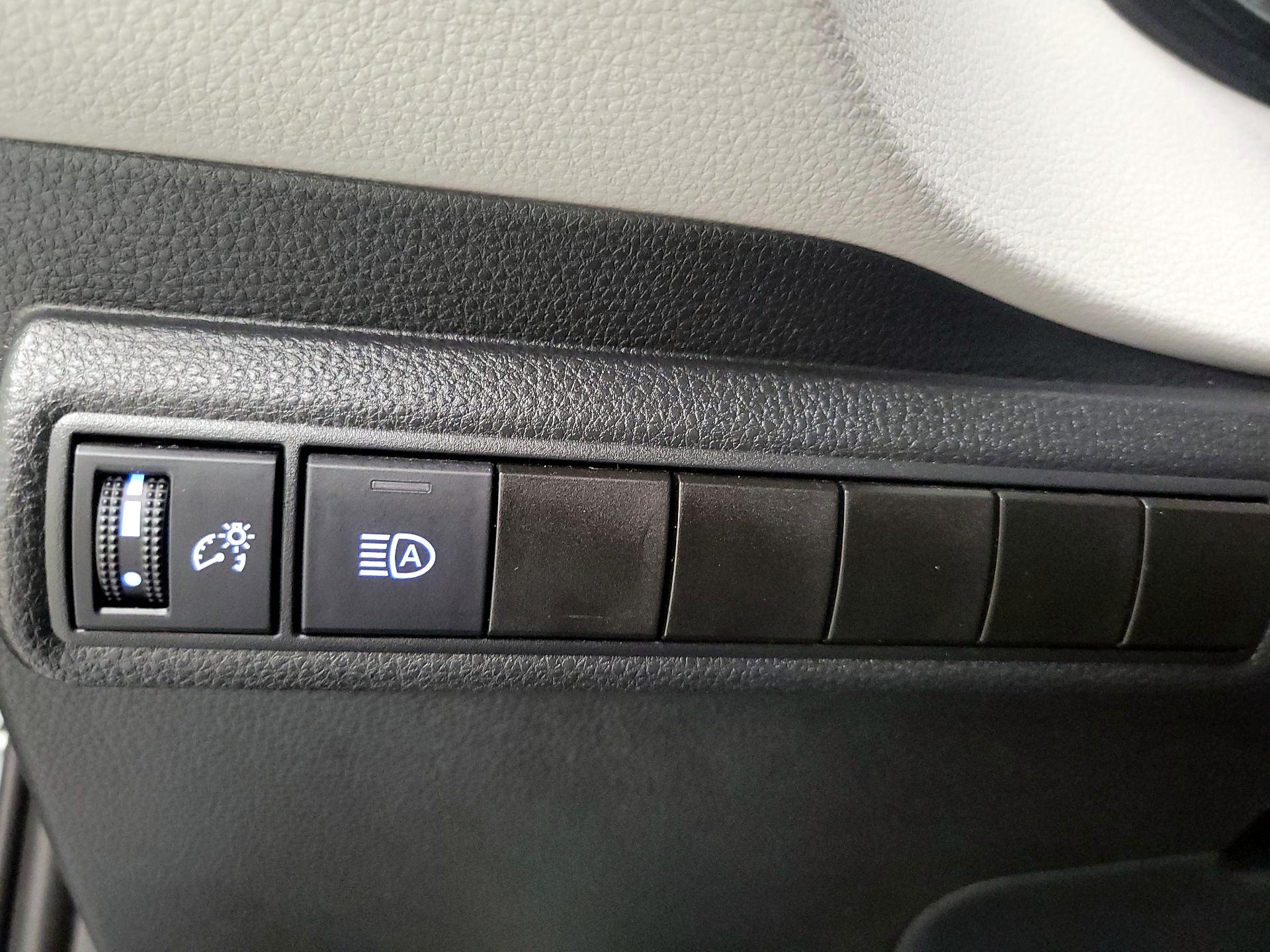 Thumbnail: 2021 Toyota Corolla - 13