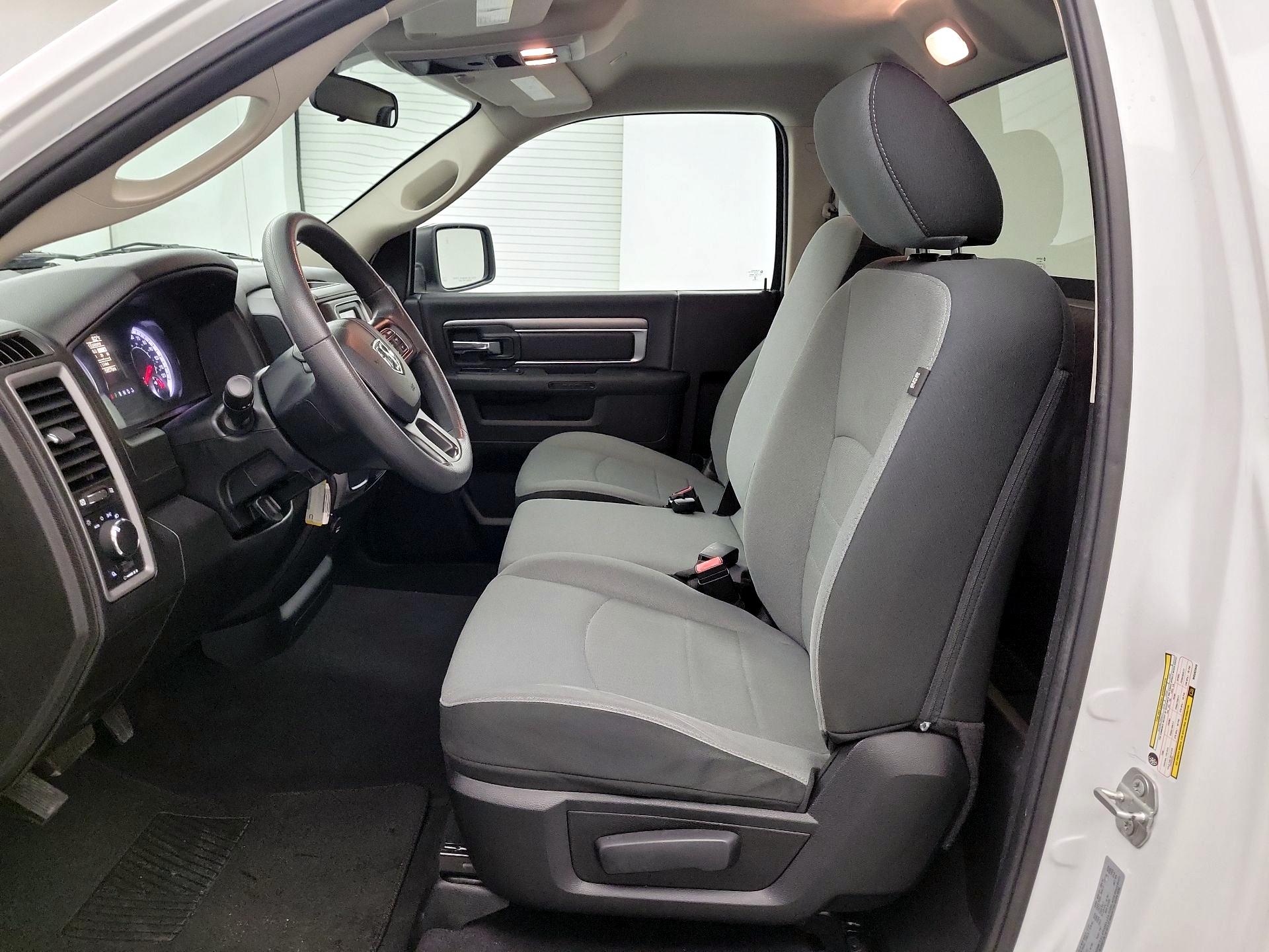 Thumbnail: 2021 RAM 1500 Classic - 9