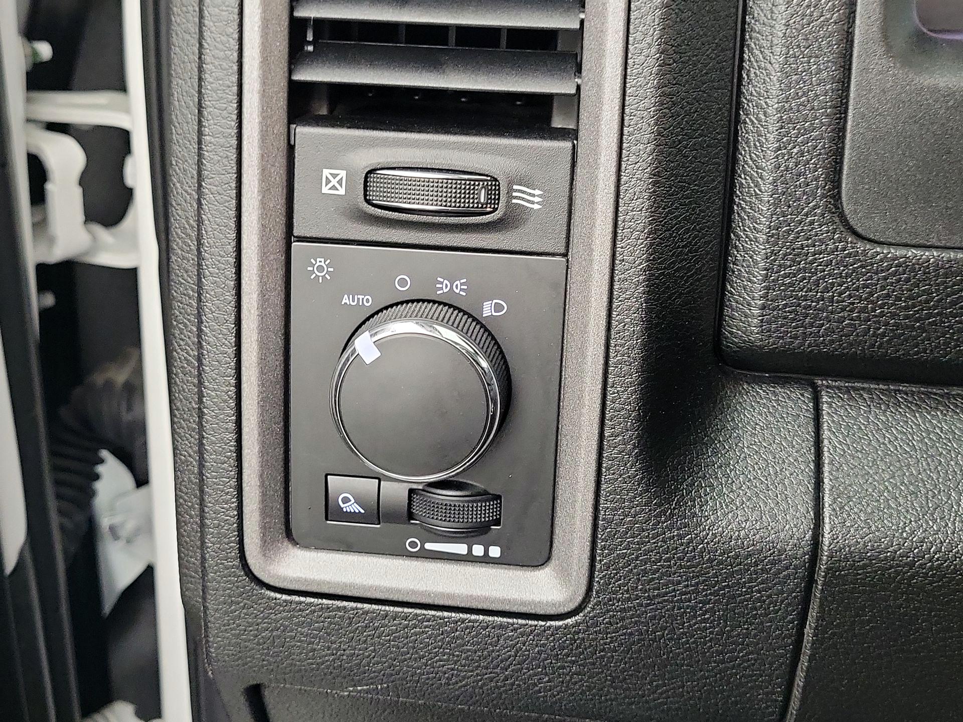 Thumbnail: 2021 RAM 1500 Classic - 11