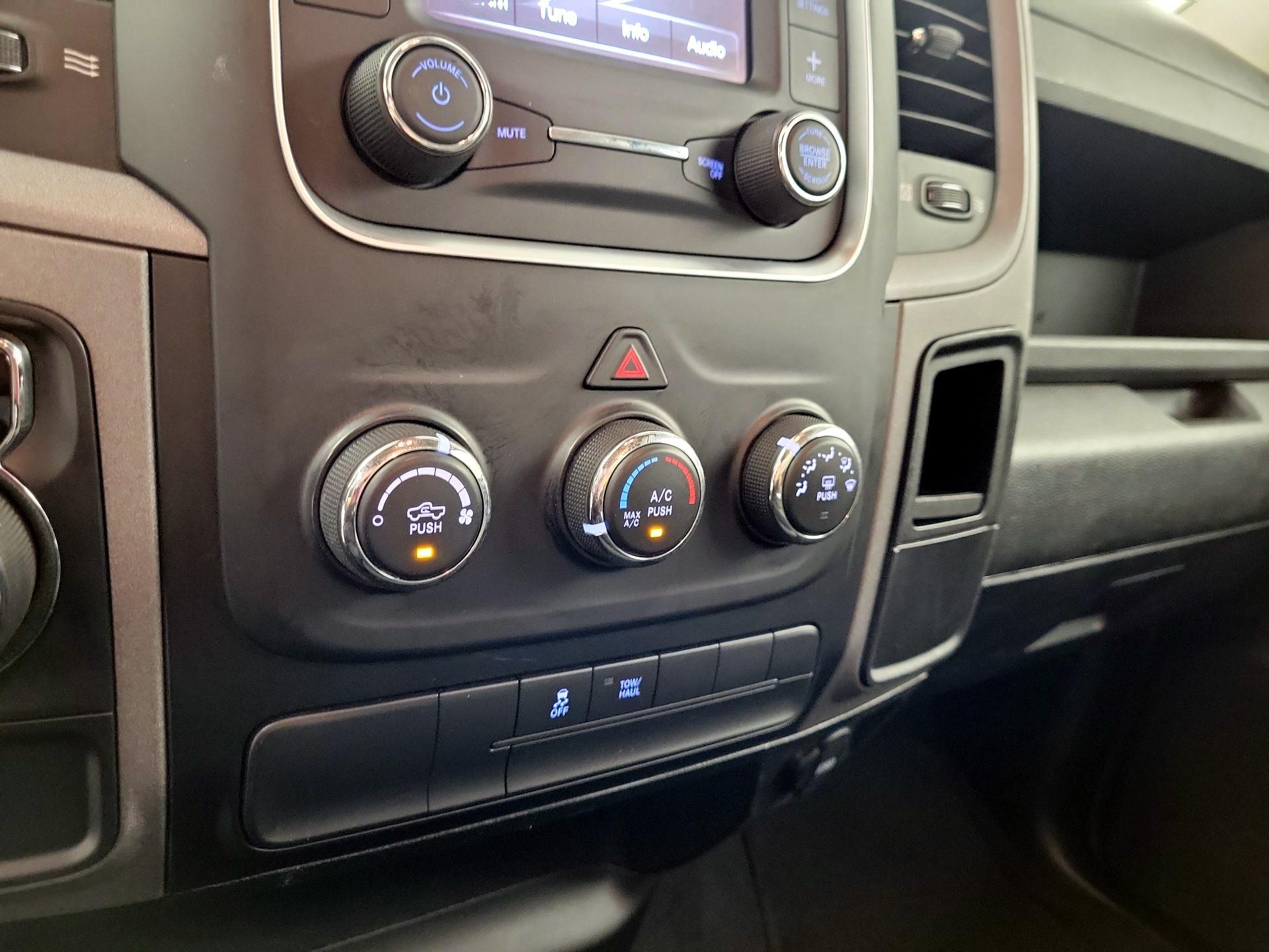 Thumbnail: 2021 RAM 1500 Classic - 14