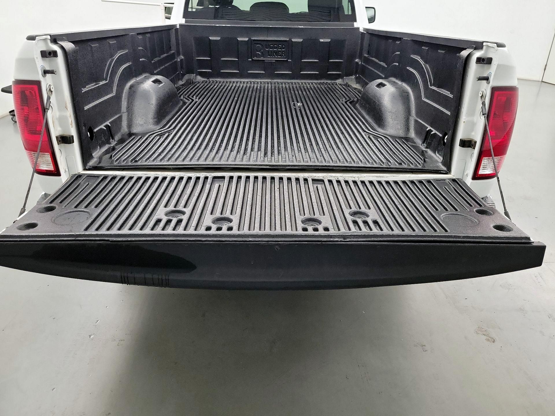 Thumbnail: 2021 RAM 1500 Classic - 17