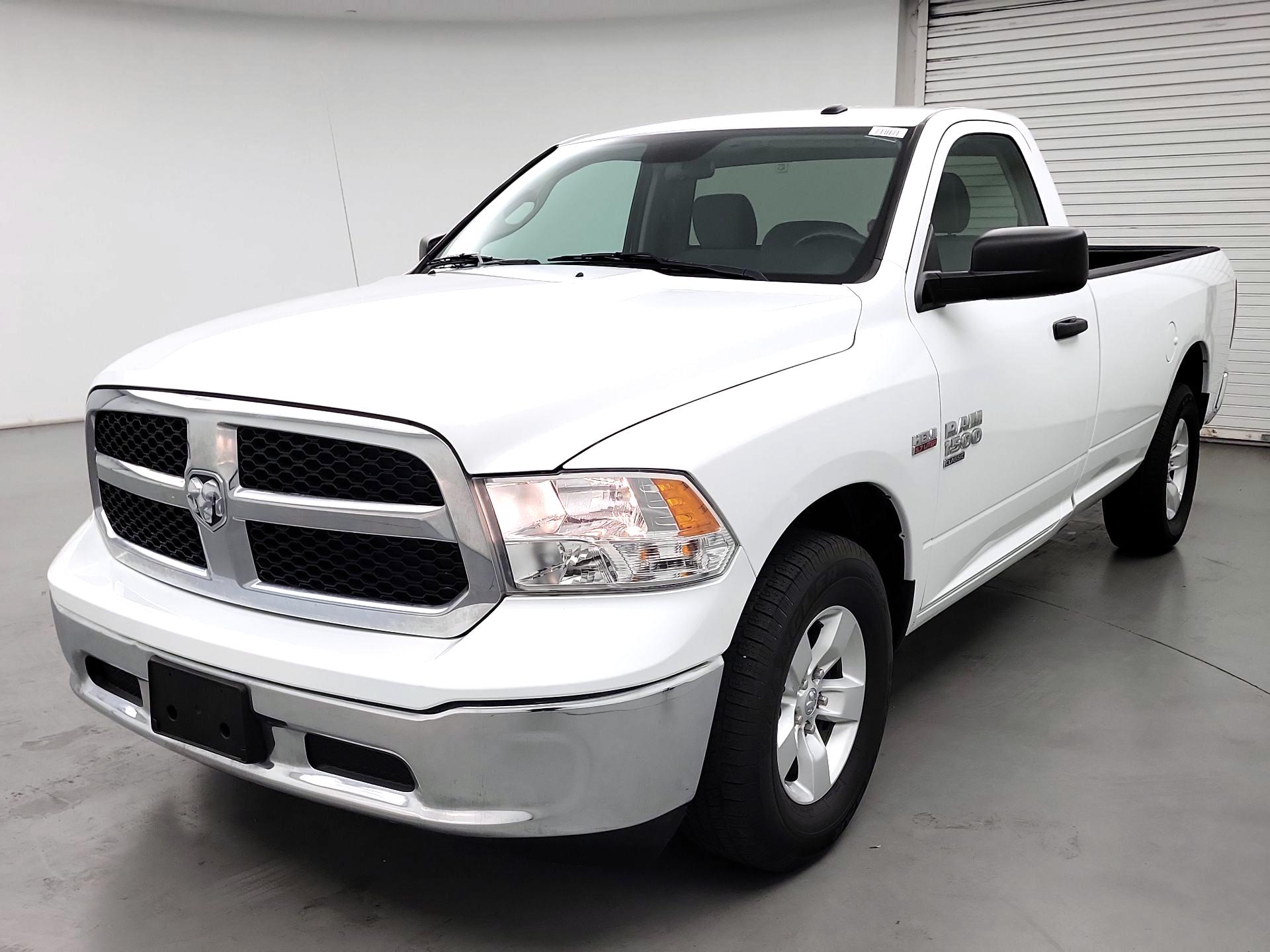 Thumbnail: 2021 RAM 1500 Classic - 3