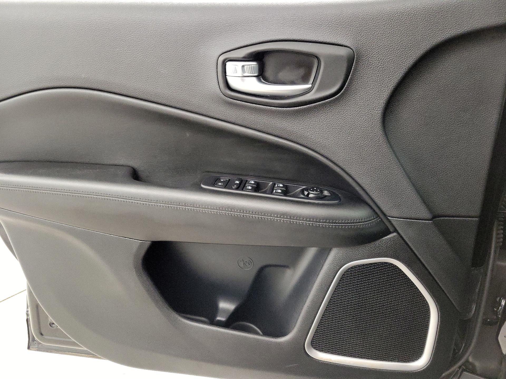 Thumbnail: 2021 Jeep Compass - 12