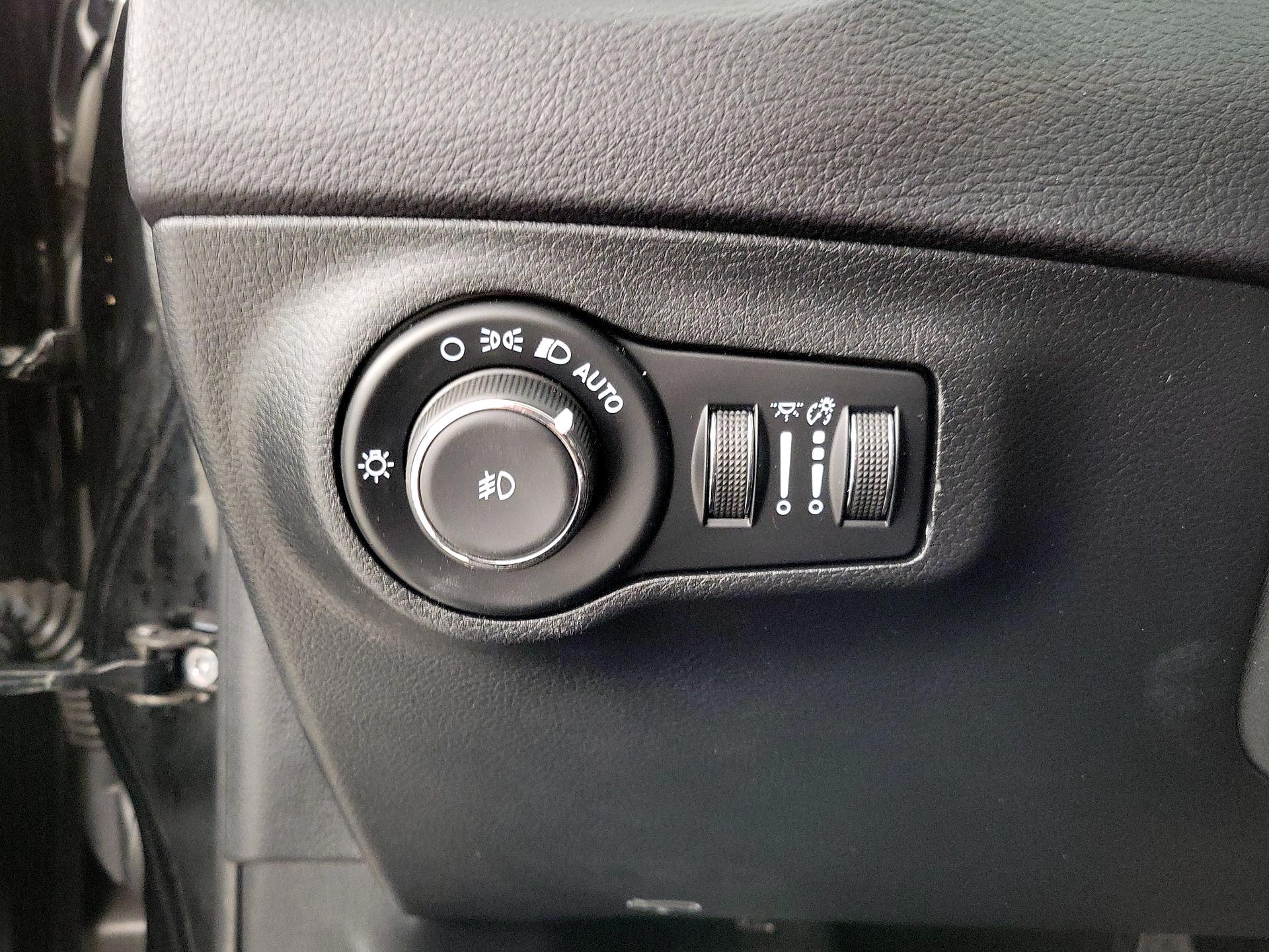 Thumbnail: 2021 Jeep Compass - 13