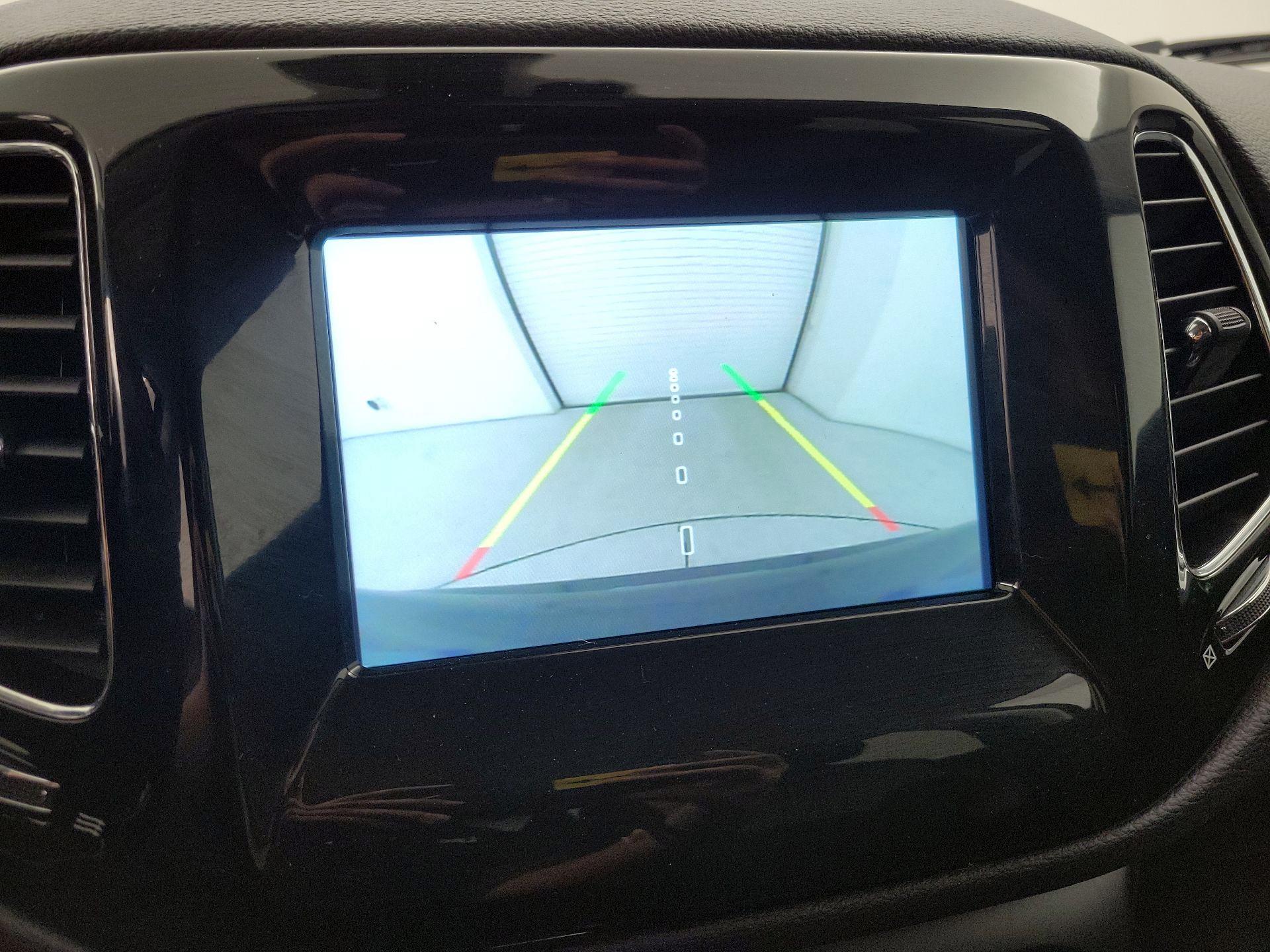 Thumbnail: 2021 Jeep Compass - 14