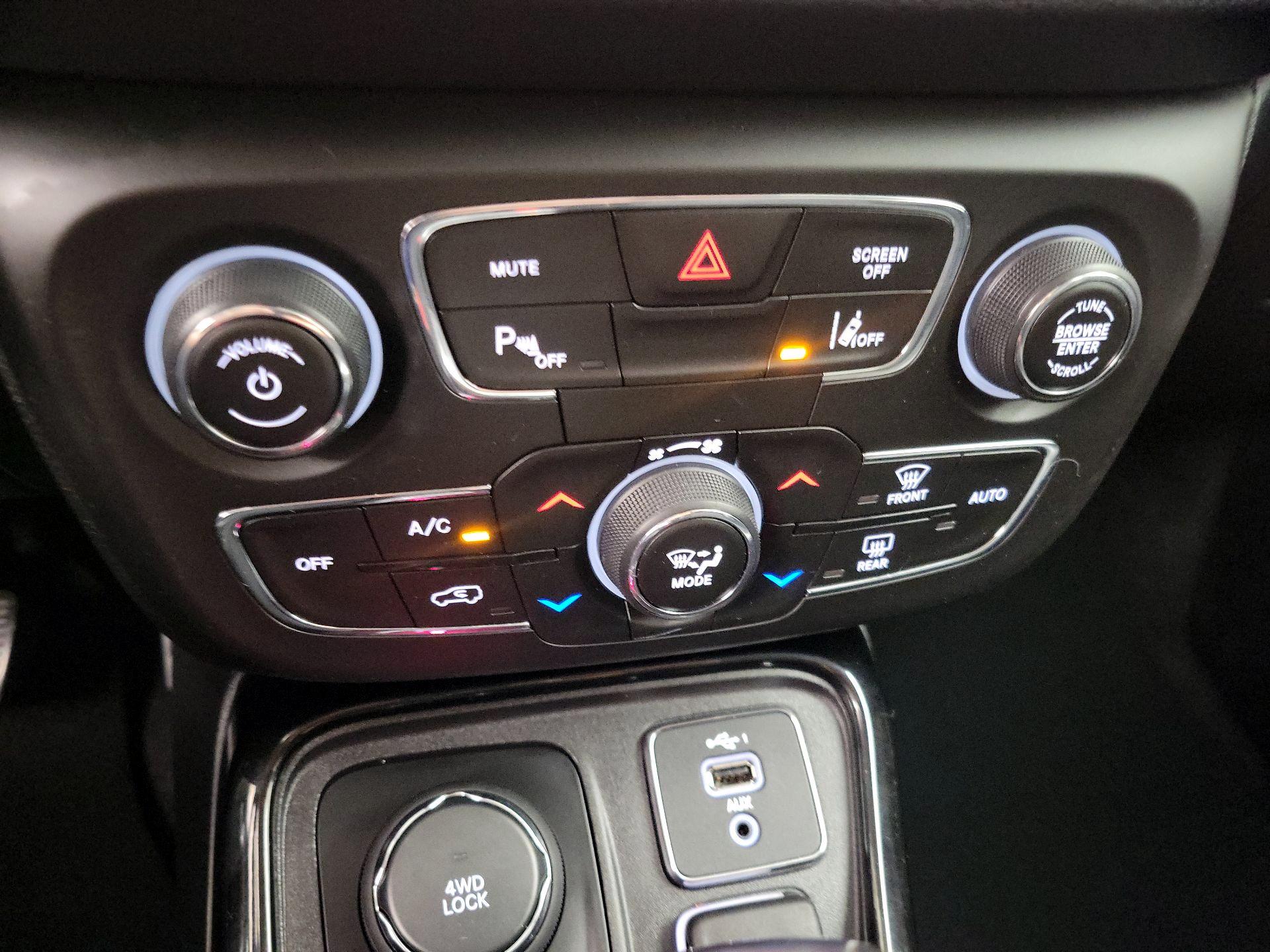 Thumbnail: 2021 Jeep Compass - 16