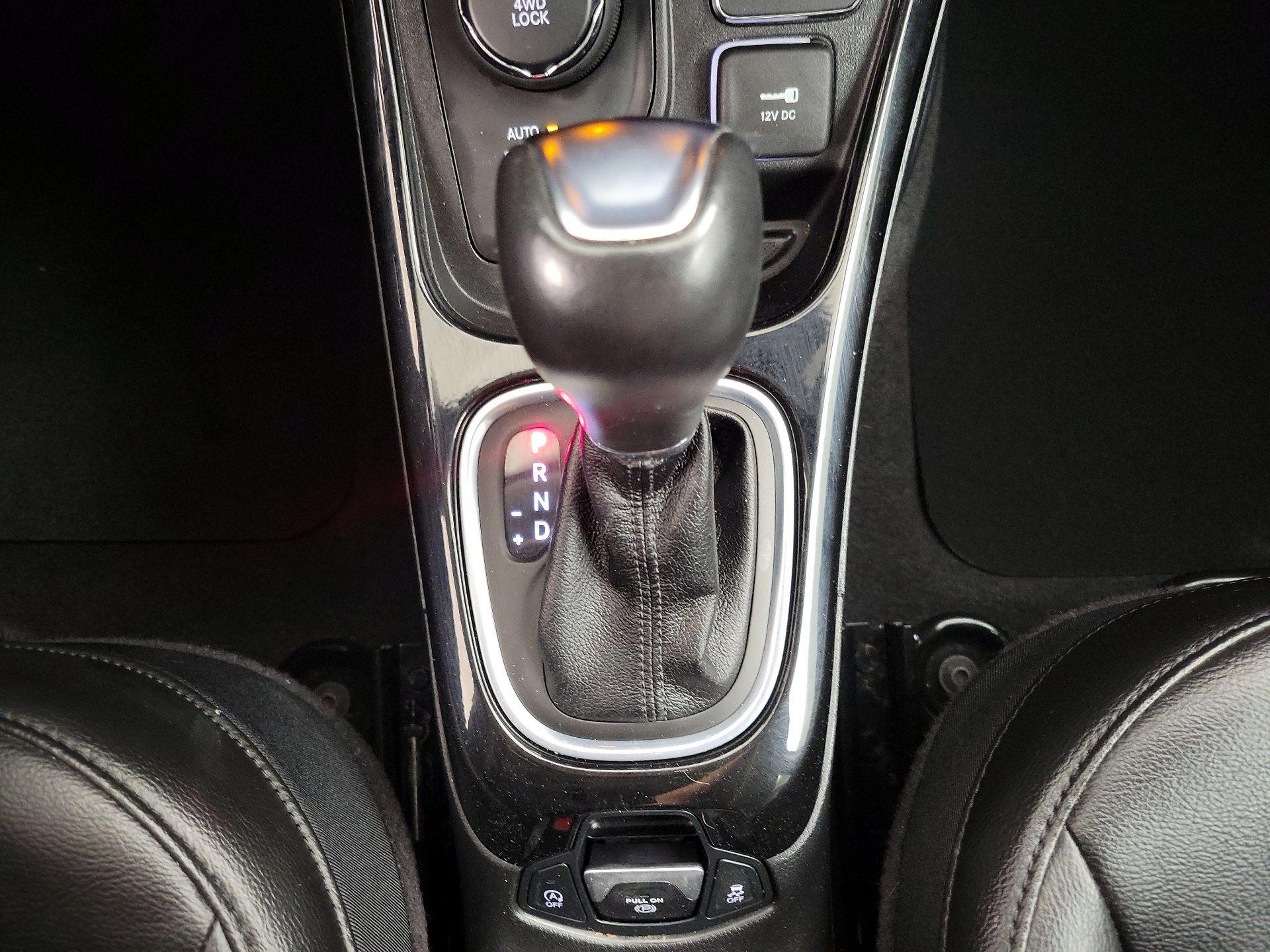 Thumbnail: 2021 Jeep Compass - 17