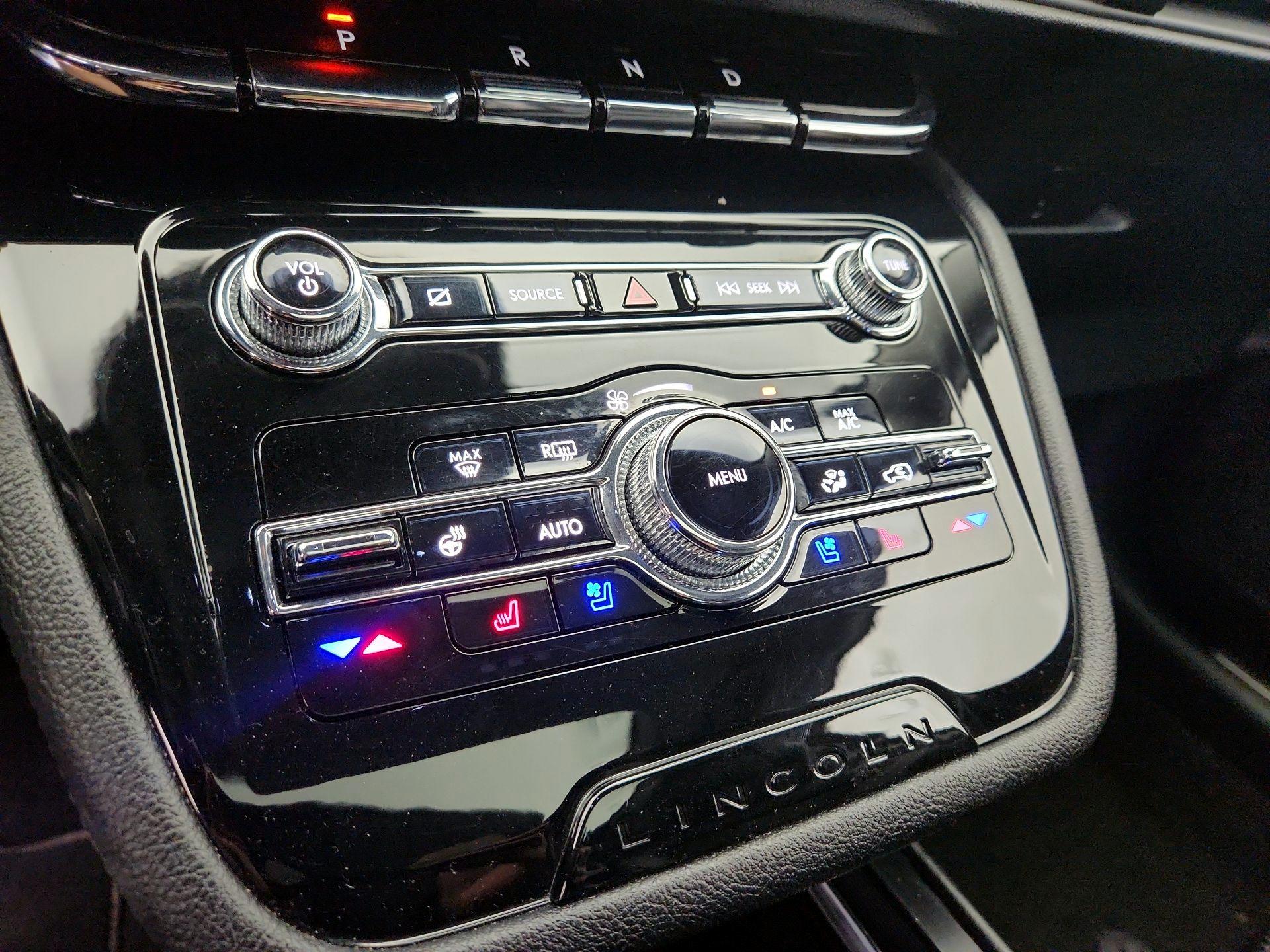 Thumbnail: 2022 Lincoln Corsair - 17