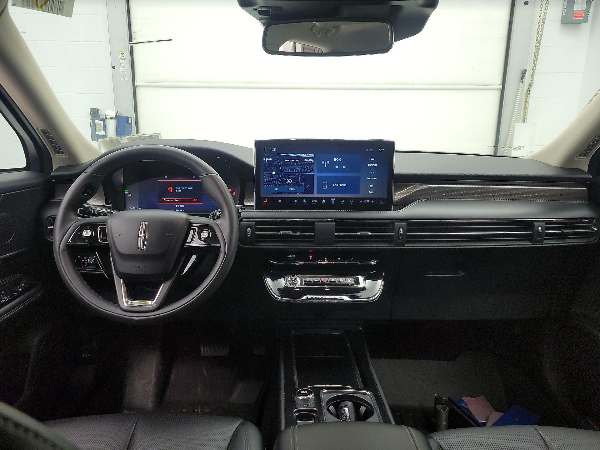 Thumbnail: 2023 Lincoln Corsair - 9