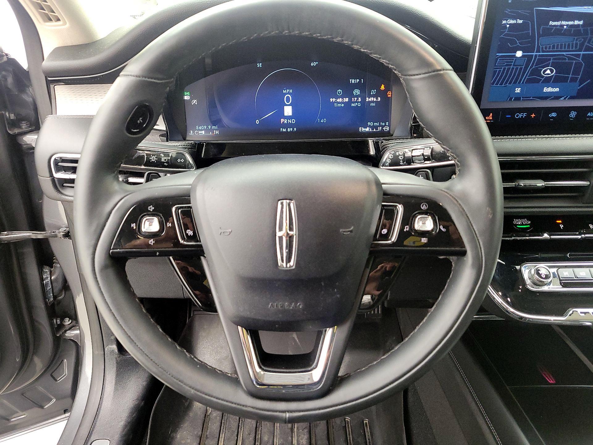 Thumbnail: 2023 Lincoln Corsair - 10