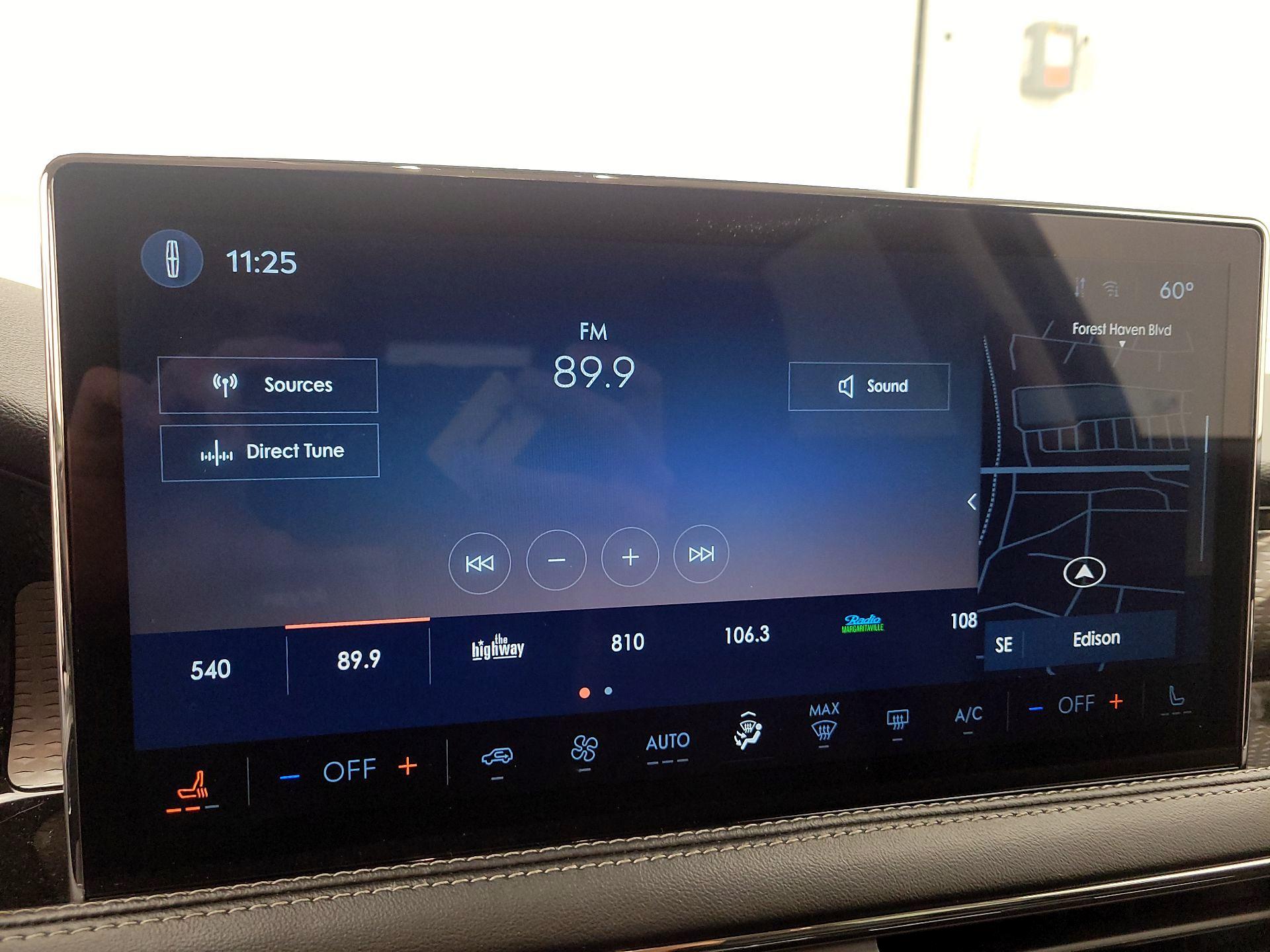 Thumbnail: 2023 Lincoln Corsair - 16