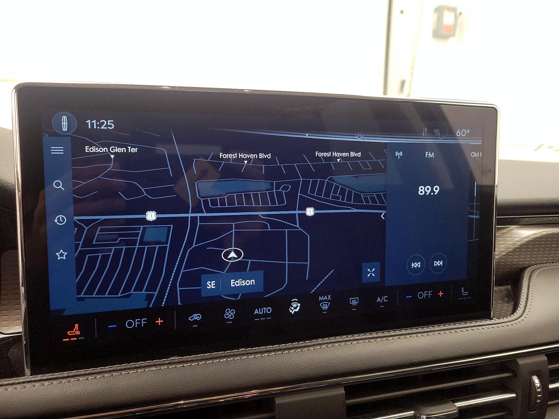 Thumbnail: 2023 Lincoln Corsair - 17