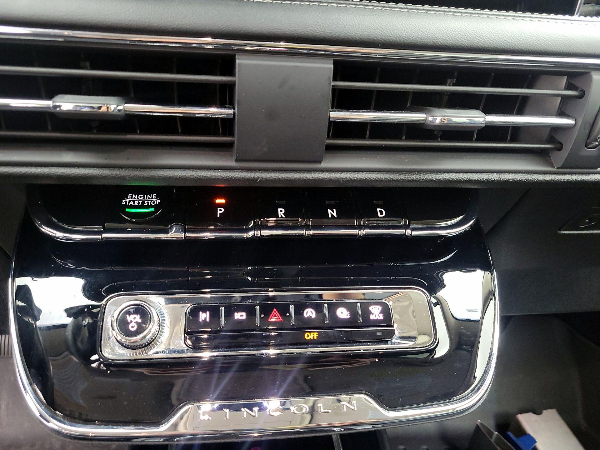 Thumbnail: 2023 Lincoln Corsair - 18