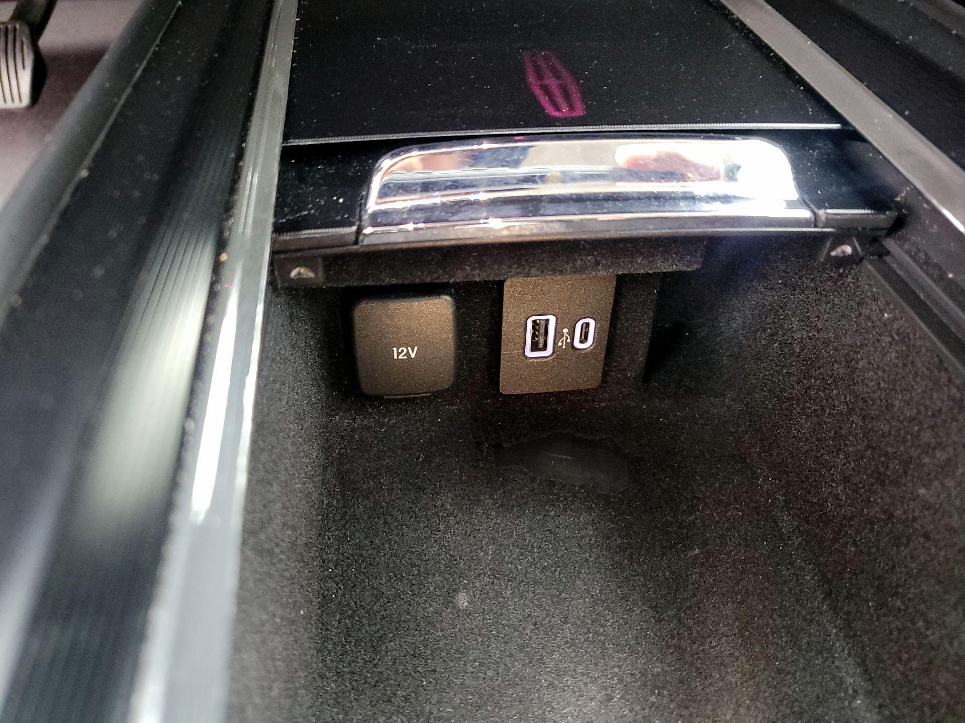 Thumbnail: 2023 Lincoln Corsair - 19