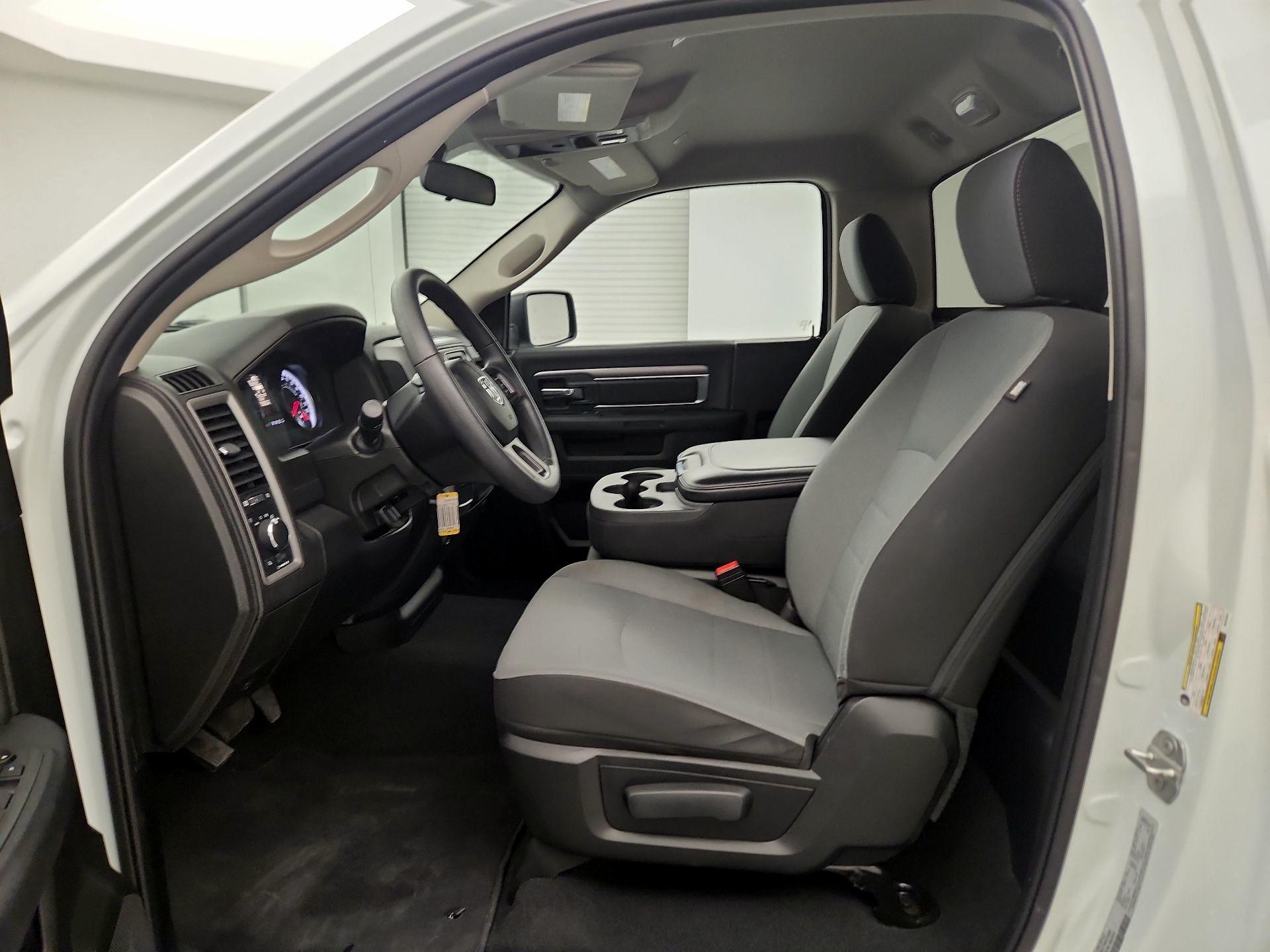 Thumbnail: 2022 RAM 1500 Classic - 9