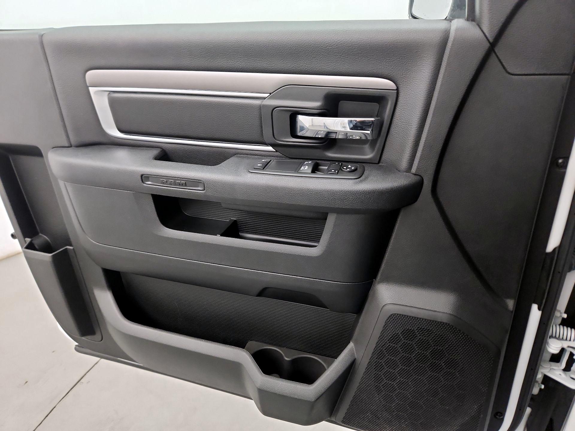 Thumbnail: 2022 RAM 1500 Classic - 10