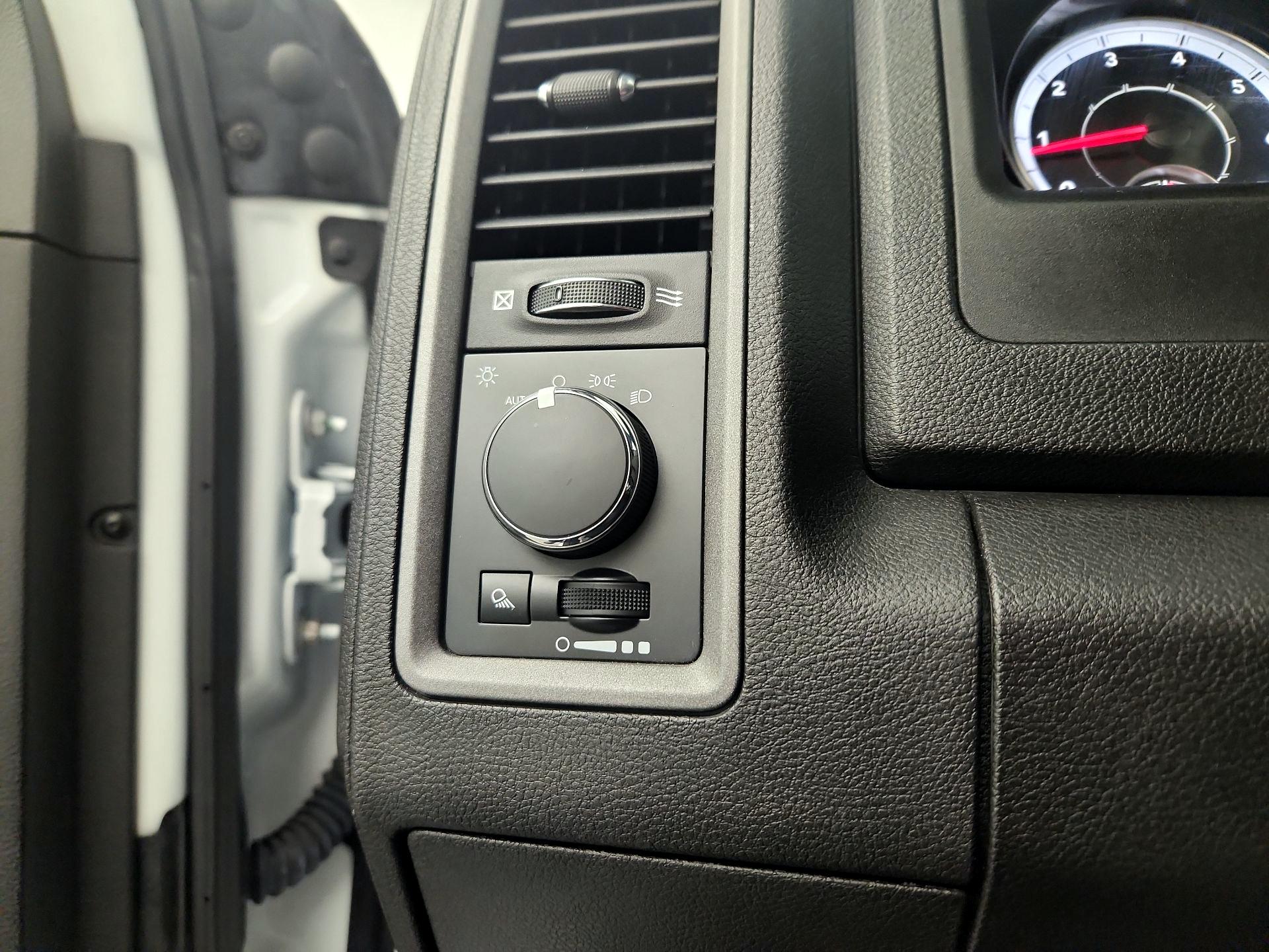 Thumbnail: 2022 RAM 1500 Classic - 11