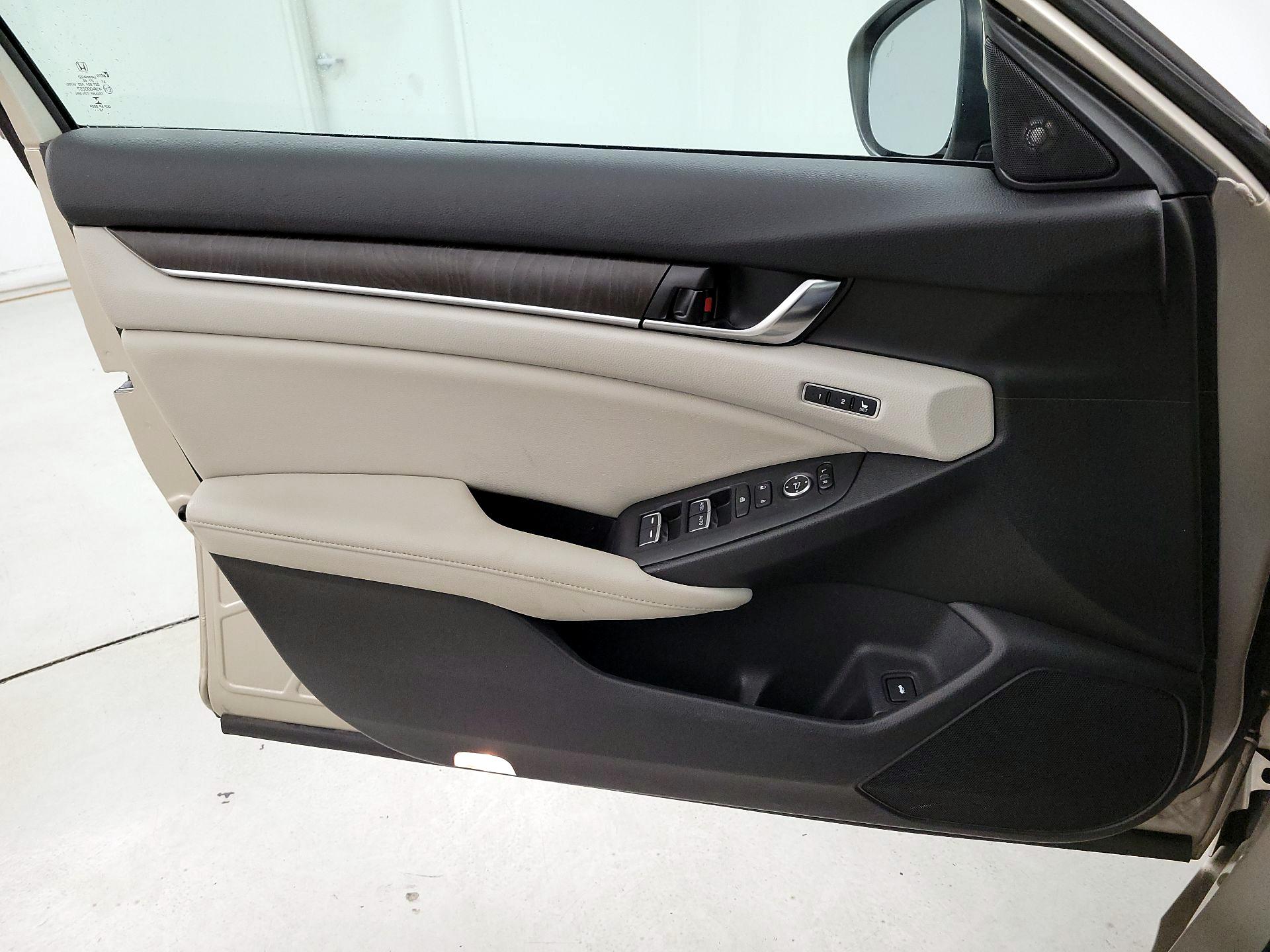 Thumbnail: 2020 Honda Accord - 12