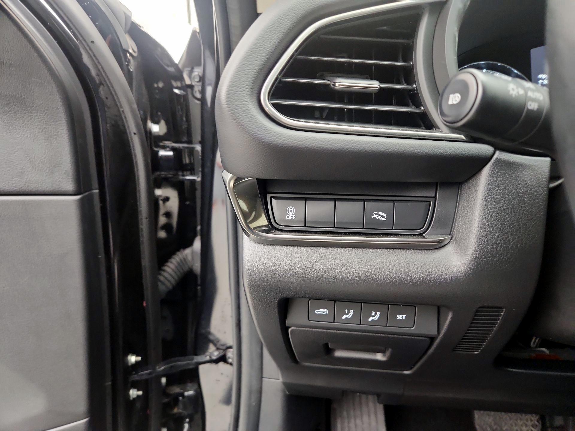 Thumbnail: 2022 Mazda CX-30 - 13