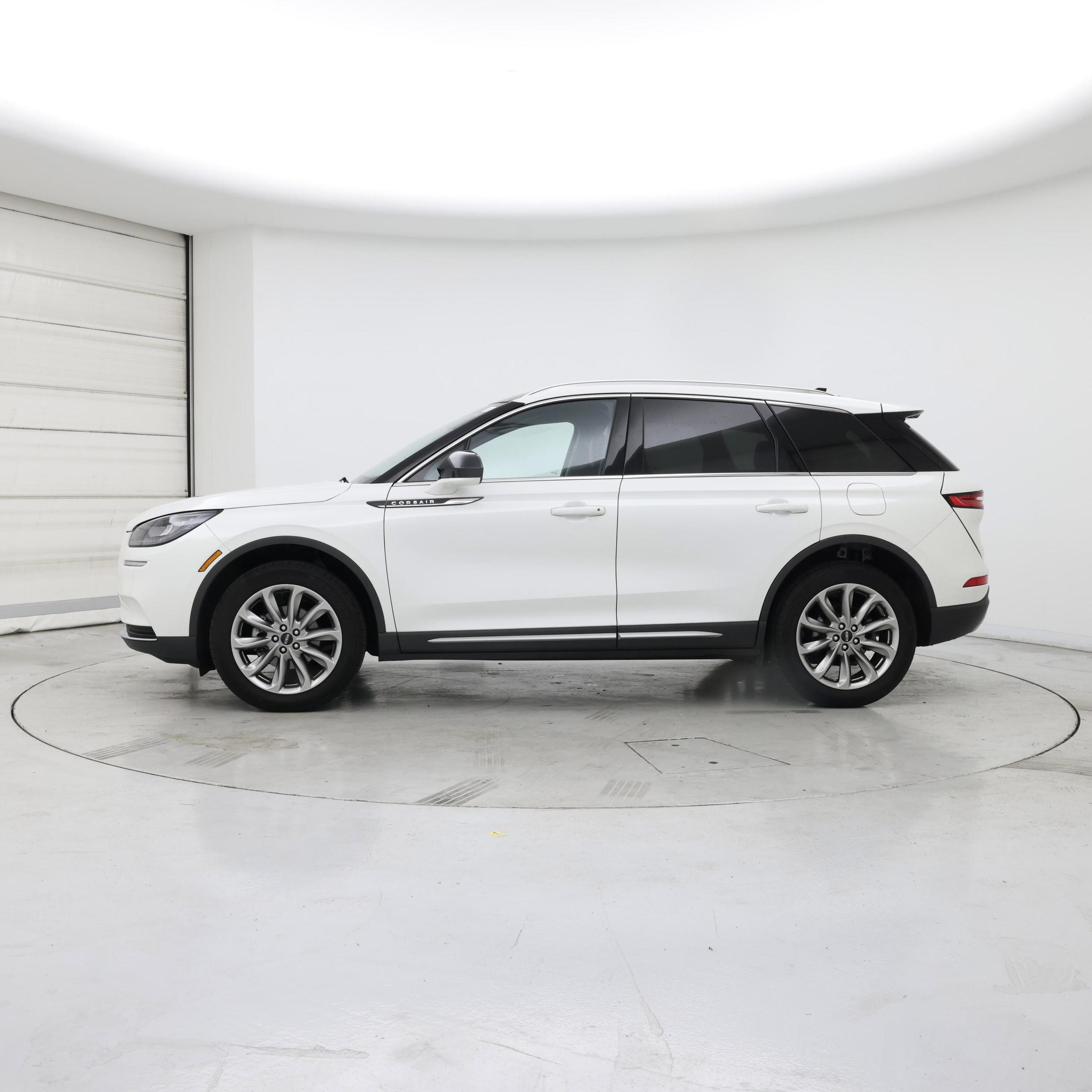 Thumbnail: 2022 Lincoln Corsair - 3