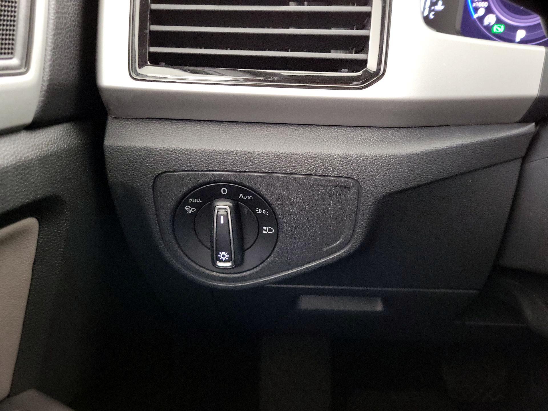 Thumbnail: 2023 Volkswagen Atlas - 13