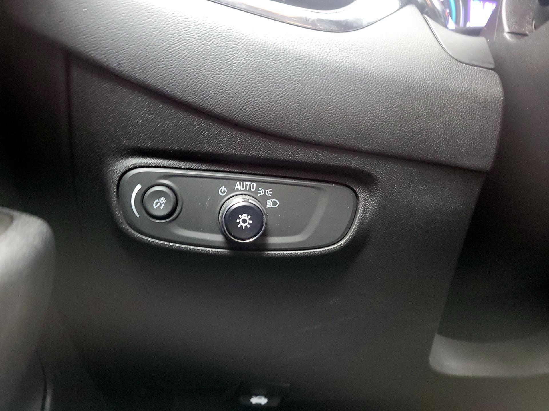 Thumbnail: 2022 Chevrolet Equinox - 13